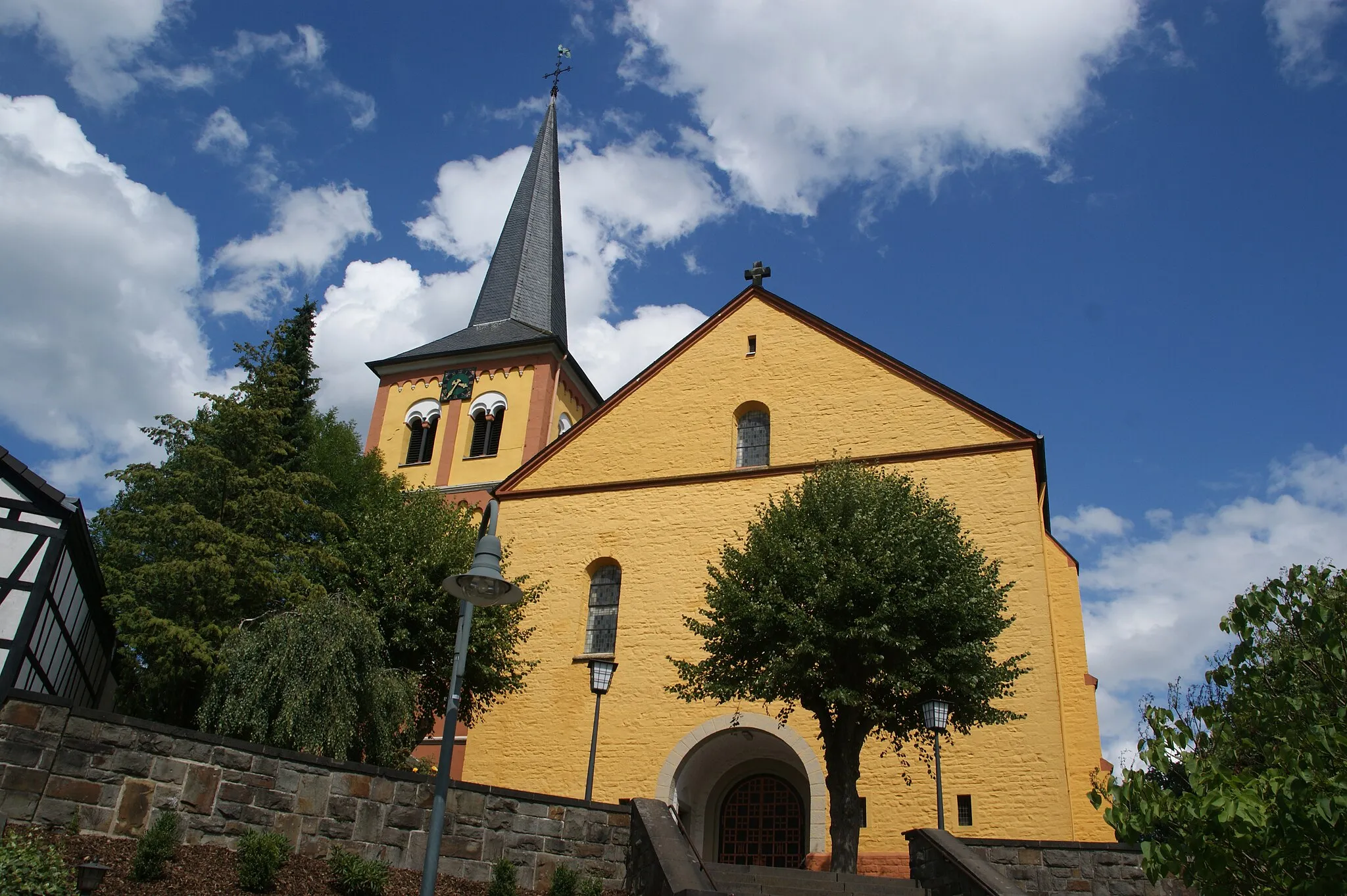 Photo showing: Katholische Kirche St. Laurentius in Asbach