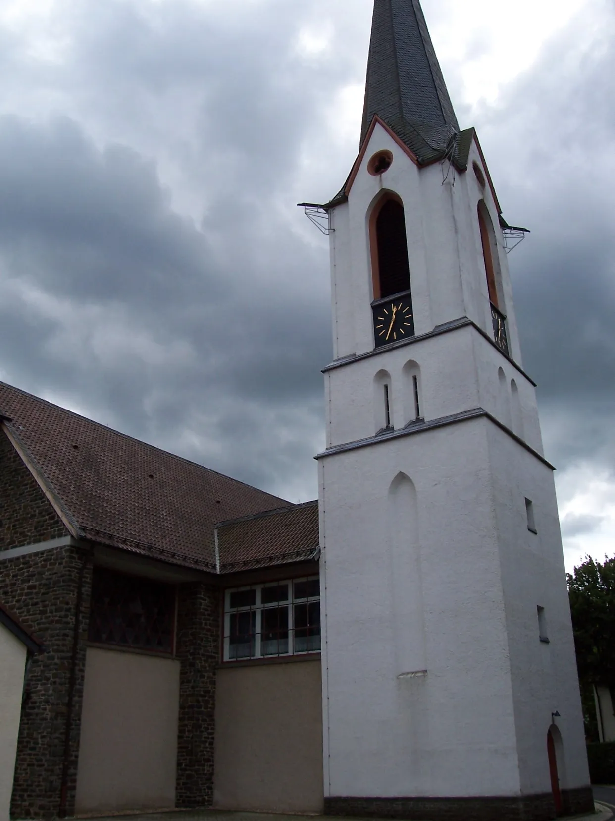 Photo showing: Kirchturm von St. Anna in Hellenthal (Eifel)