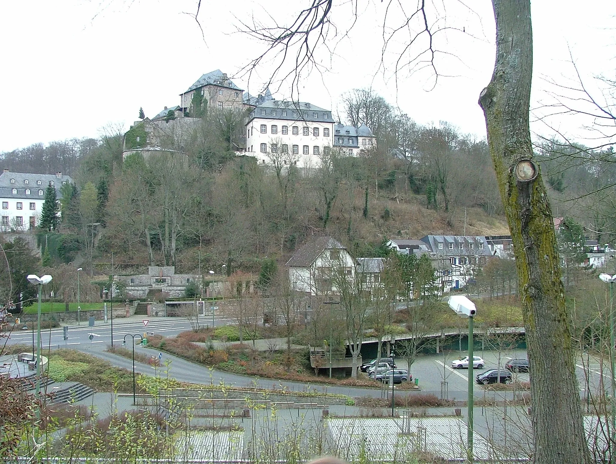 Photo showing: Burg Blankenheim (Ahr), Germany

Eigenaufnahme vom 03.12.2006