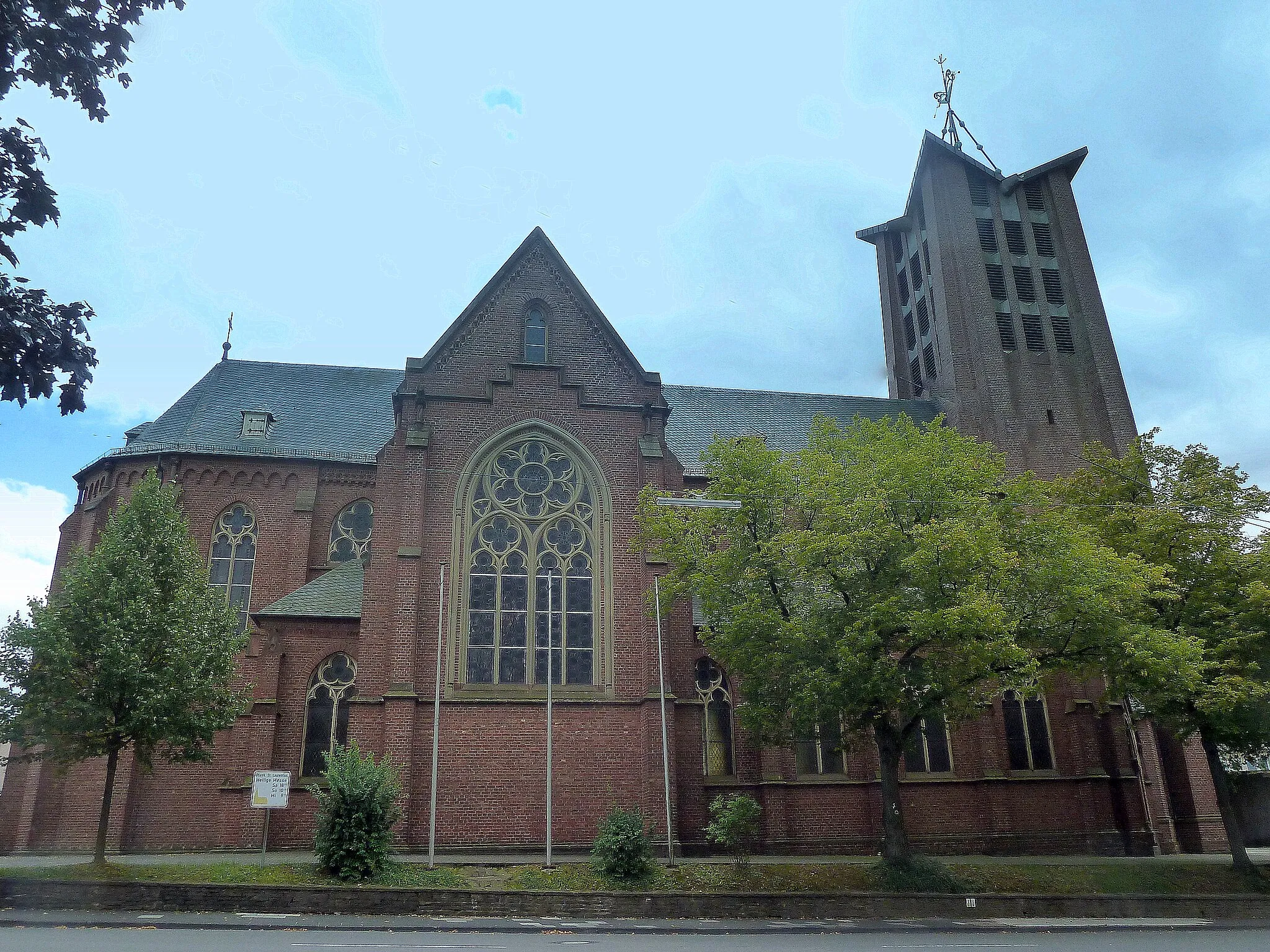 Photo showing: Burscheid – Kath. Kirche St. Laurentius