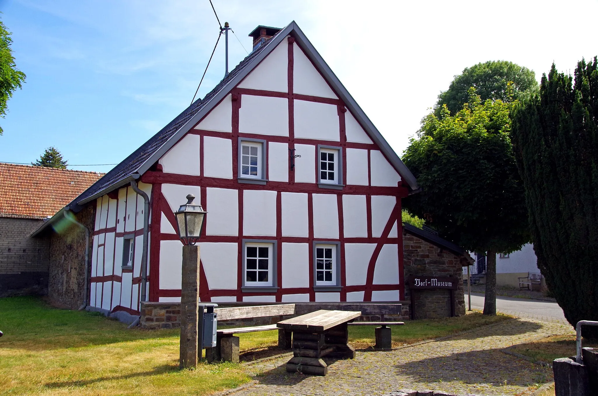 Photo showing: Hoffeld (Eifel), Schulstraße 1, Wohnhaus (19.Jh.), Dorfmuseum