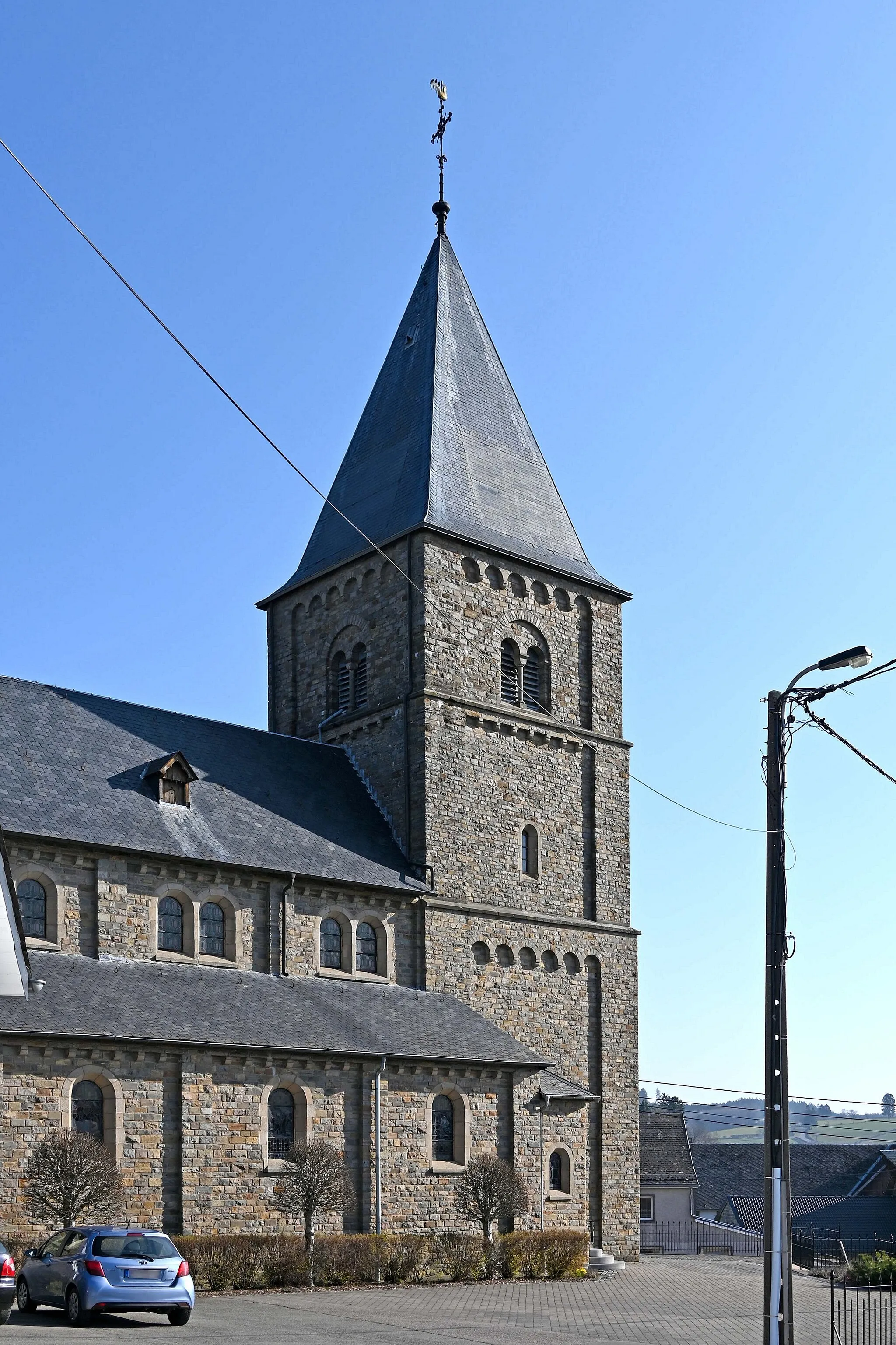 Photo showing: St. Aegidius (Heppenbach), Südseite mit Kirchturm