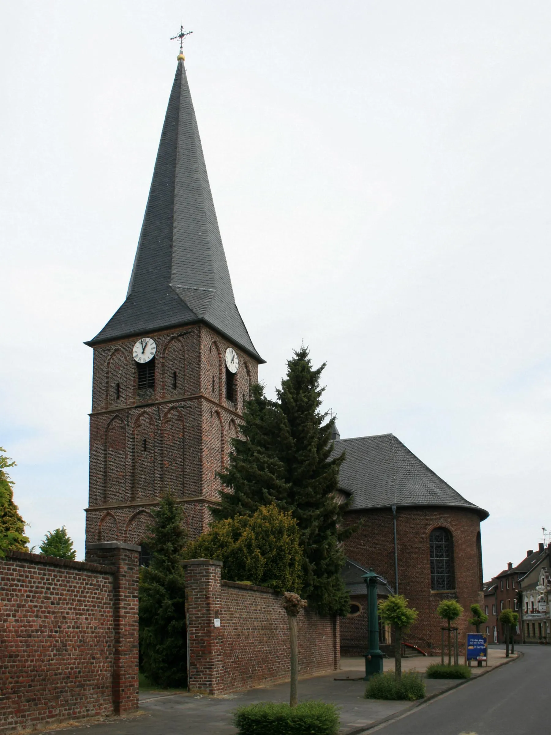 Photo showing: Kirche St. Servatius in Kückhoven