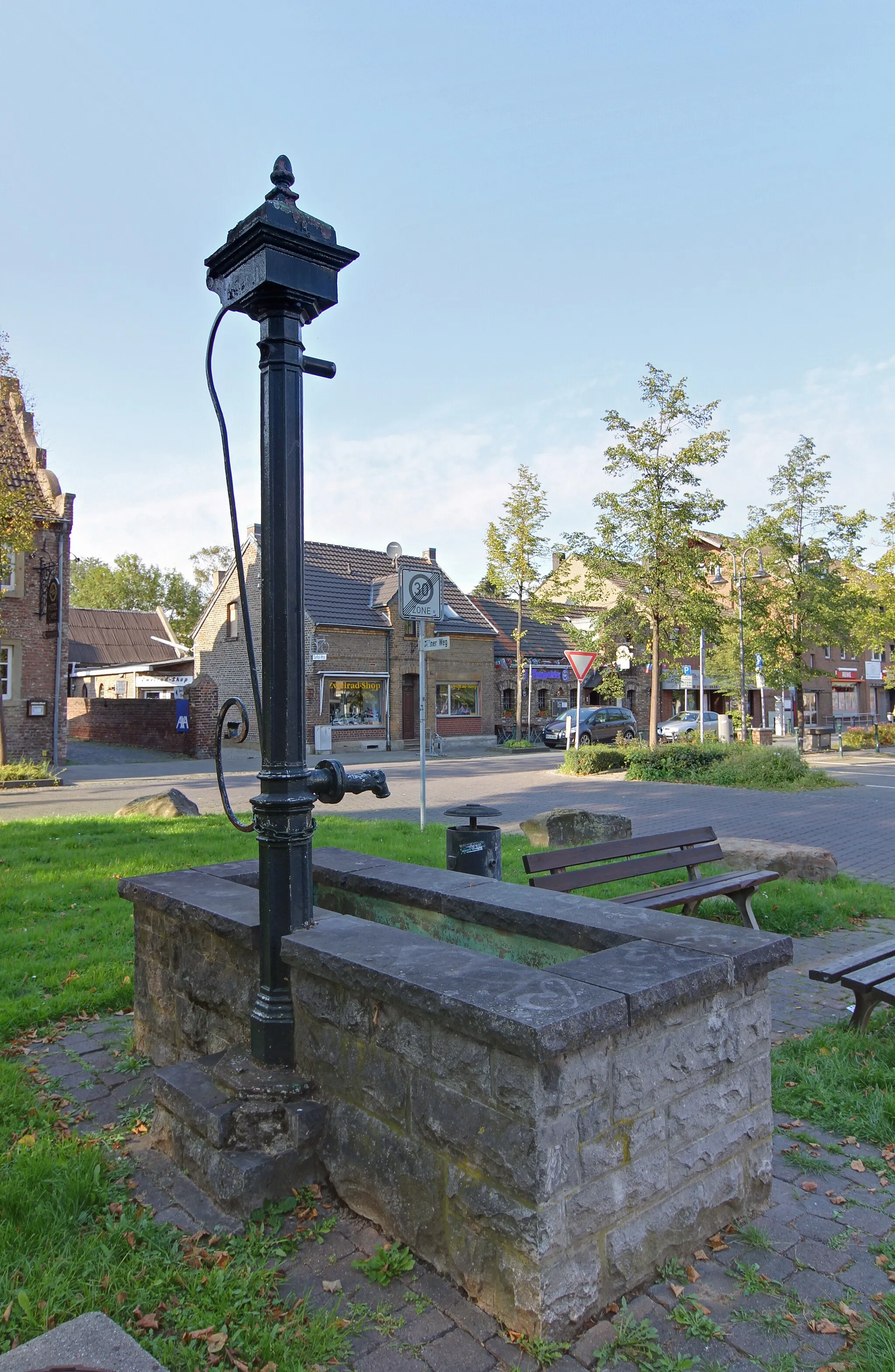 Photo showing: Alte Pumpe, Hauptstraße Ecke Kölner Weg, Pulheim-Stommeln