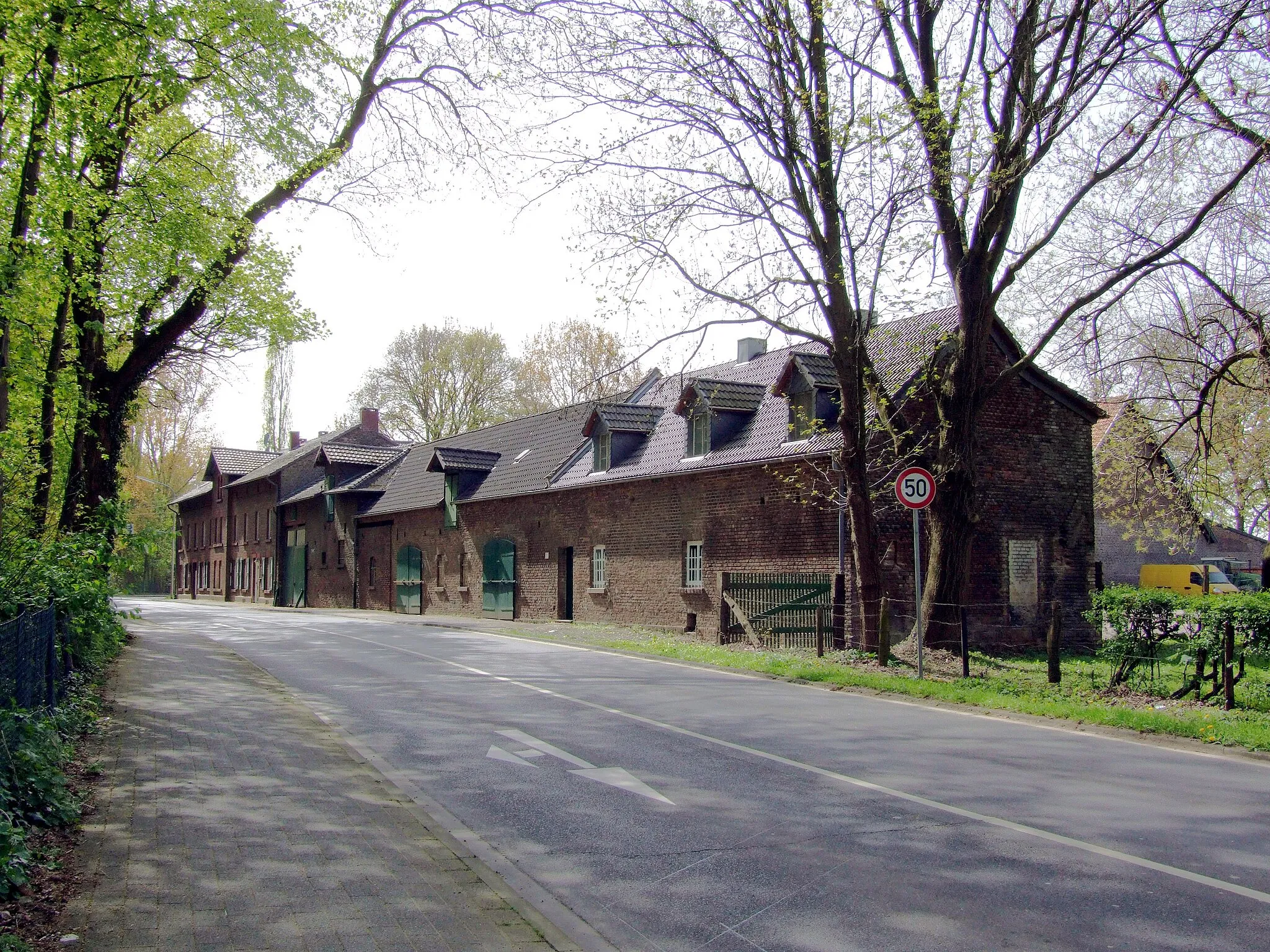 Photo showing: Kriegshof in Pulheim Orr