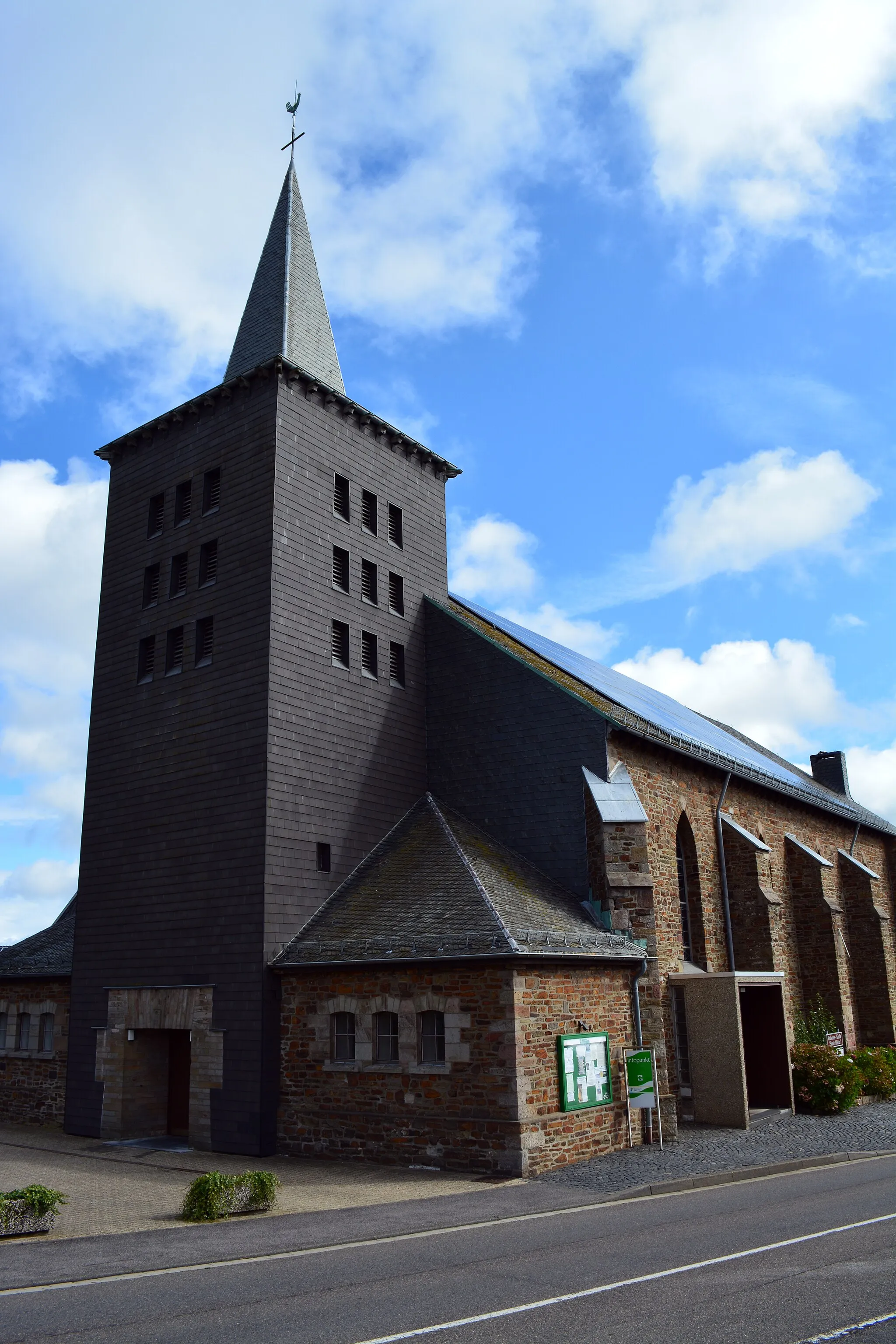 Photo showing: Kath. Pfarrkirche St. Hubertus, Nideggen - Schmidt