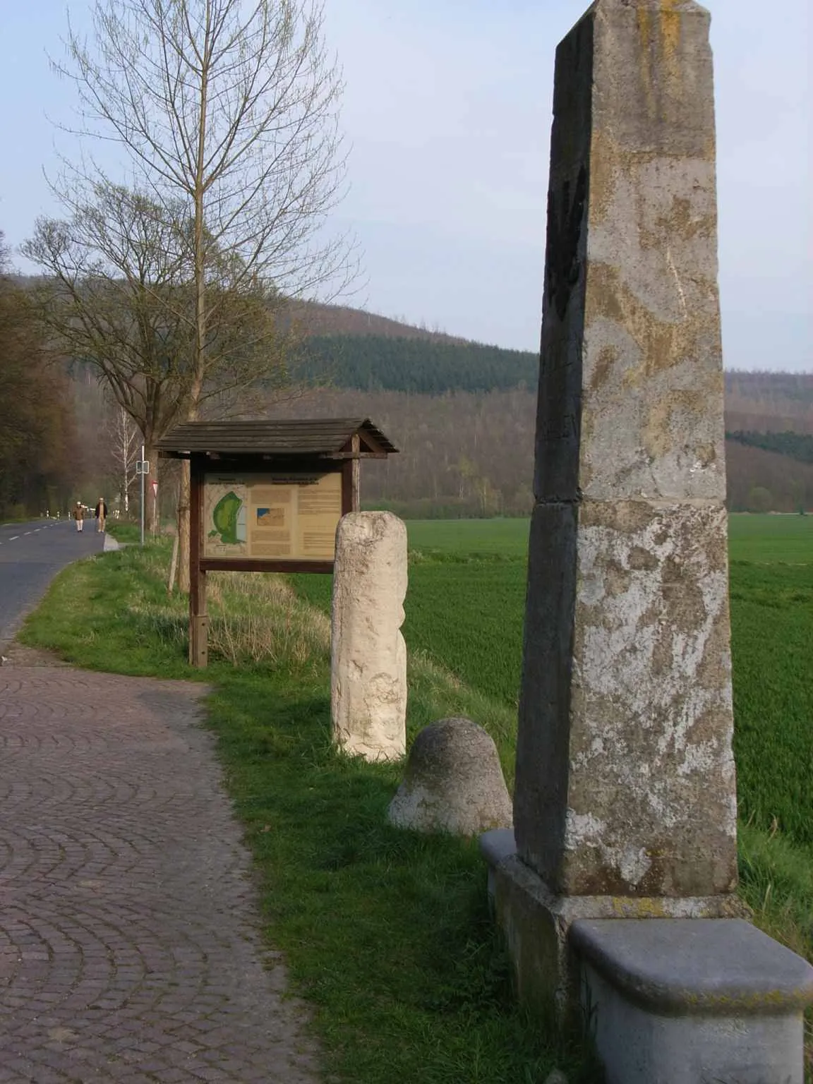 Photo showing: preußische Meilensteine aufgestellt an der Sophienhöhe