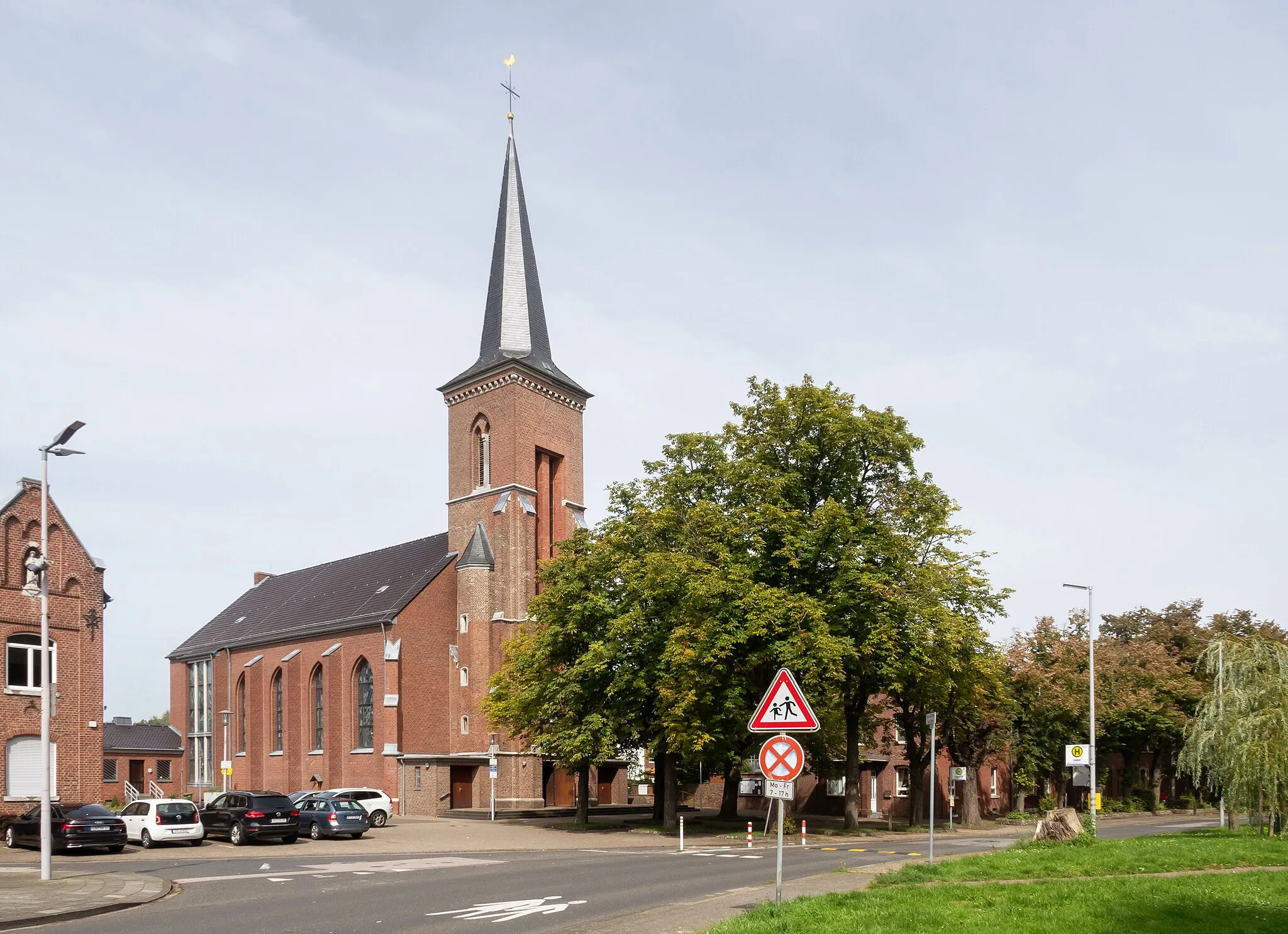 Photo showing: Mariadorf, church: Pfarrkirche Sankt Mariä Empfängnis