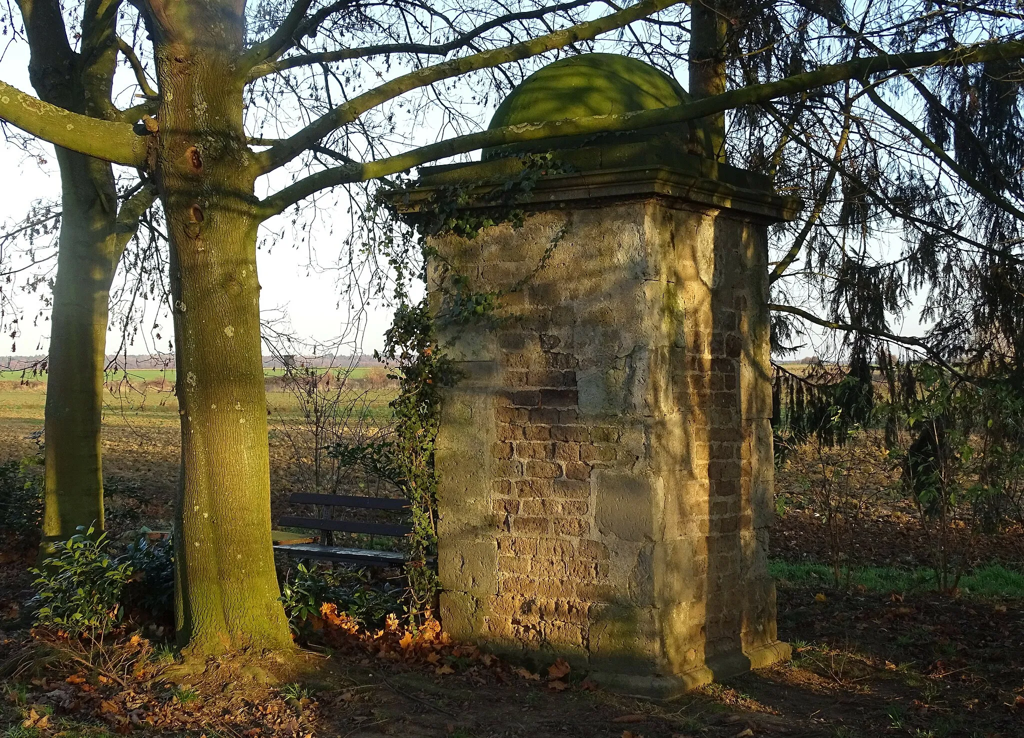 Photo showing: Wayside shrine in Ollheim, Vershover Wiesen