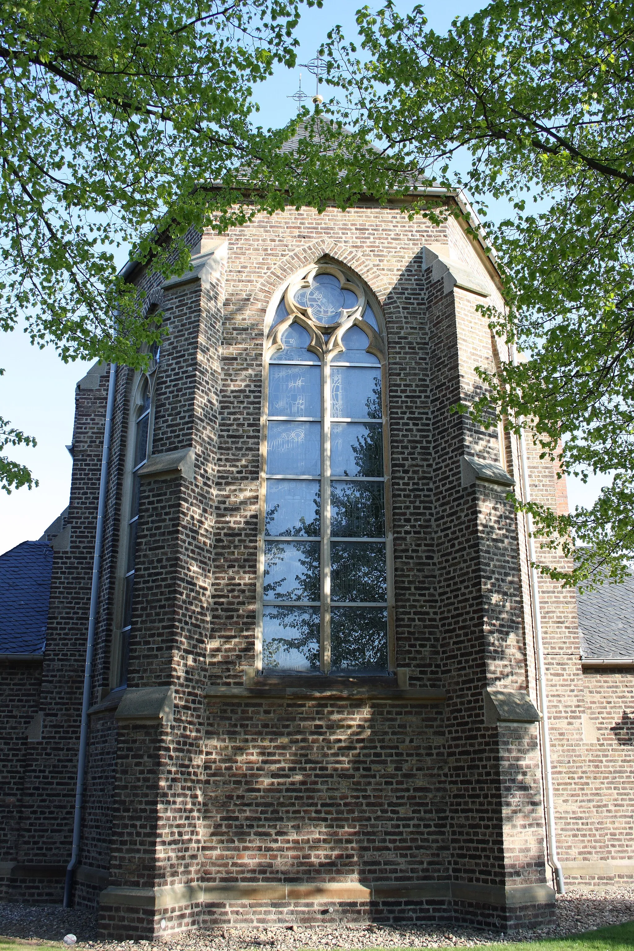 Photo showing: katholische Pfarrkirche St. Antonius in Straßfeld