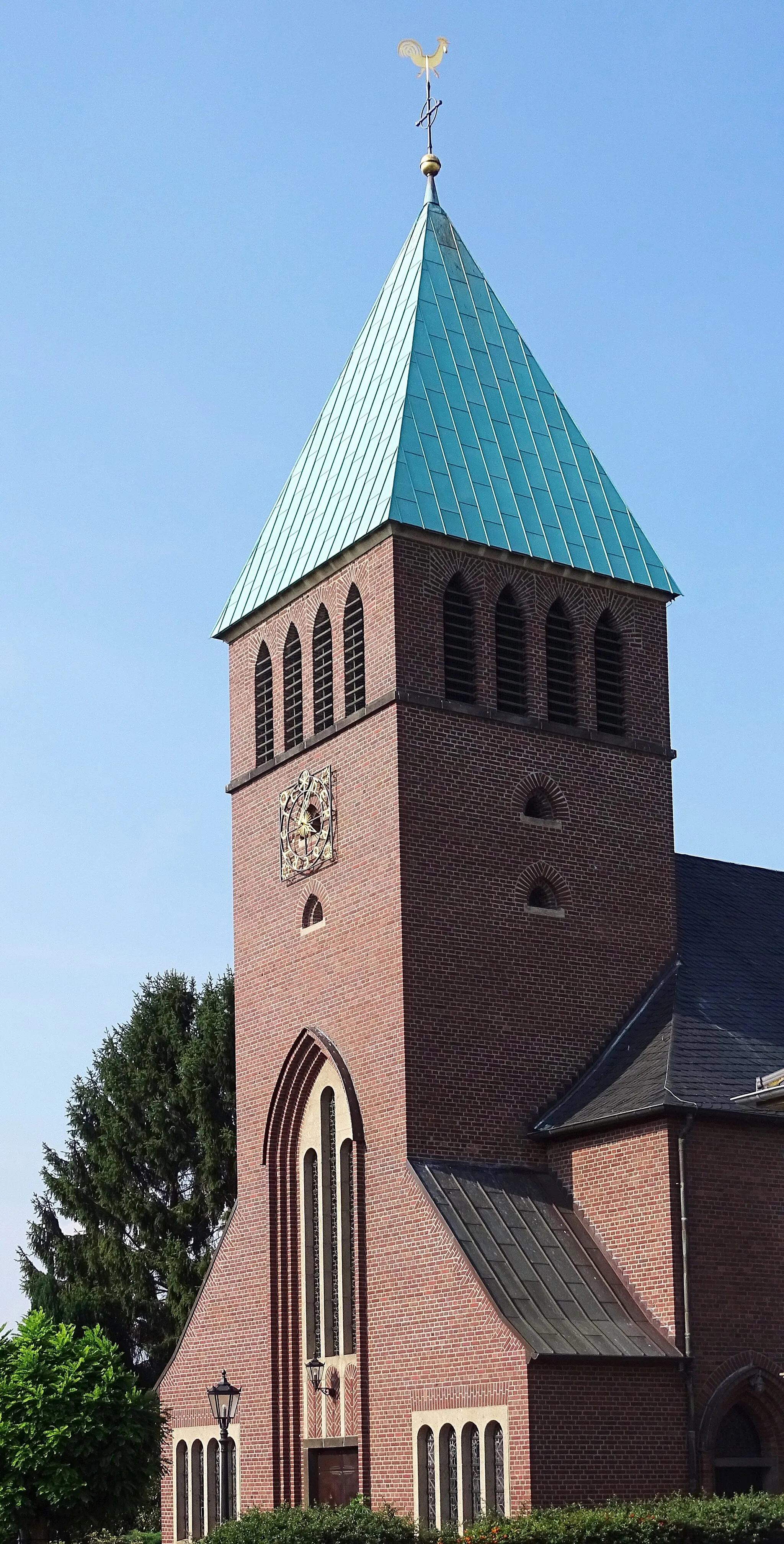 Photo showing: Catholic parish church of St. Josef in Kardorf, Travenstraße 19: partial view