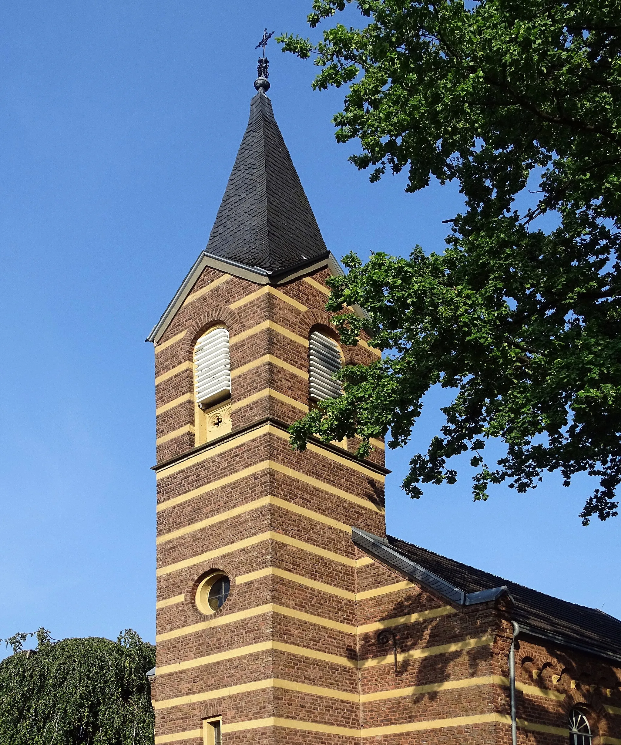Photo showing: Old protestant church in Bornheim, Königstraße: partial view