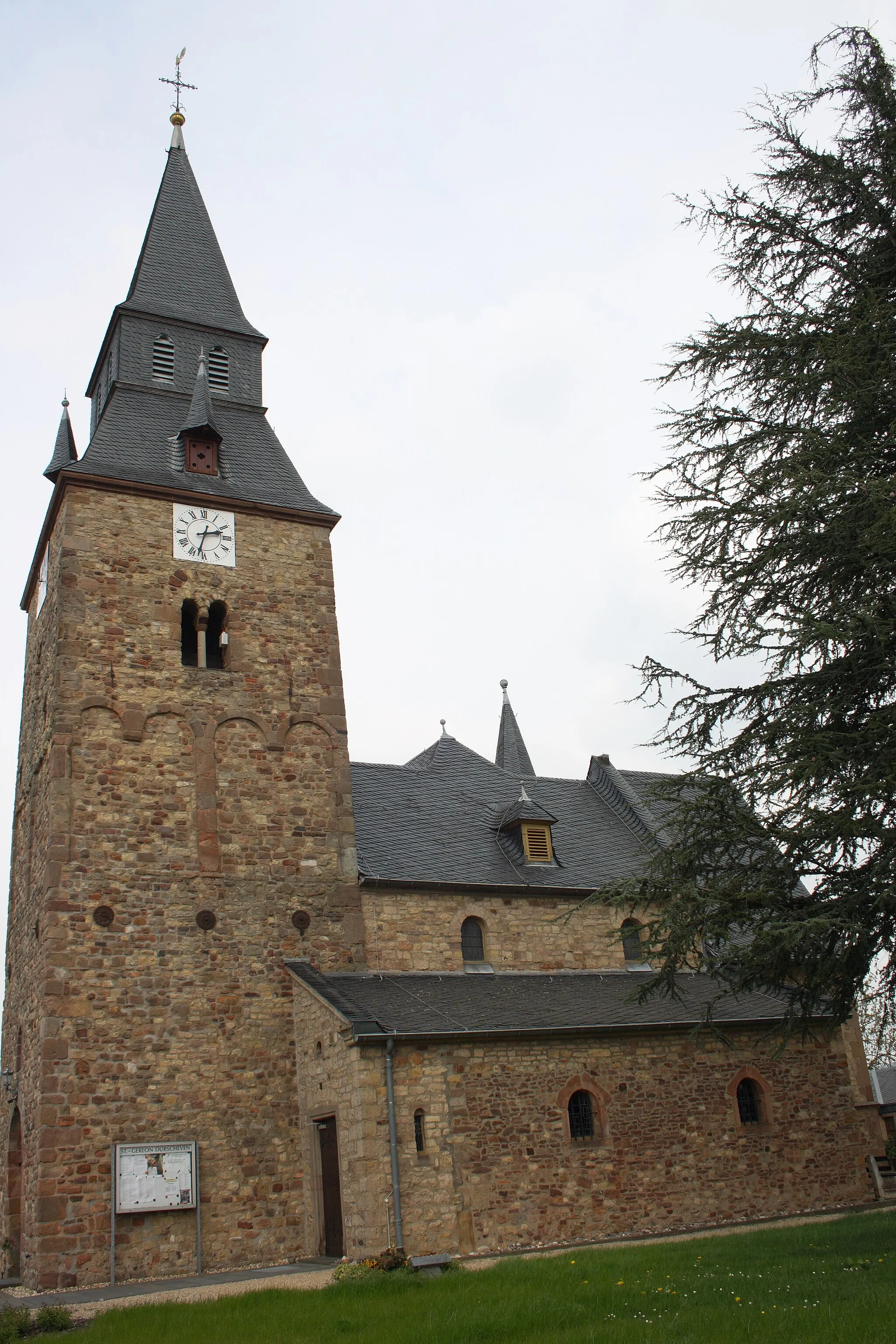 Photo showing: katholische Pfarrkirche St. Gereon in Dürscheven