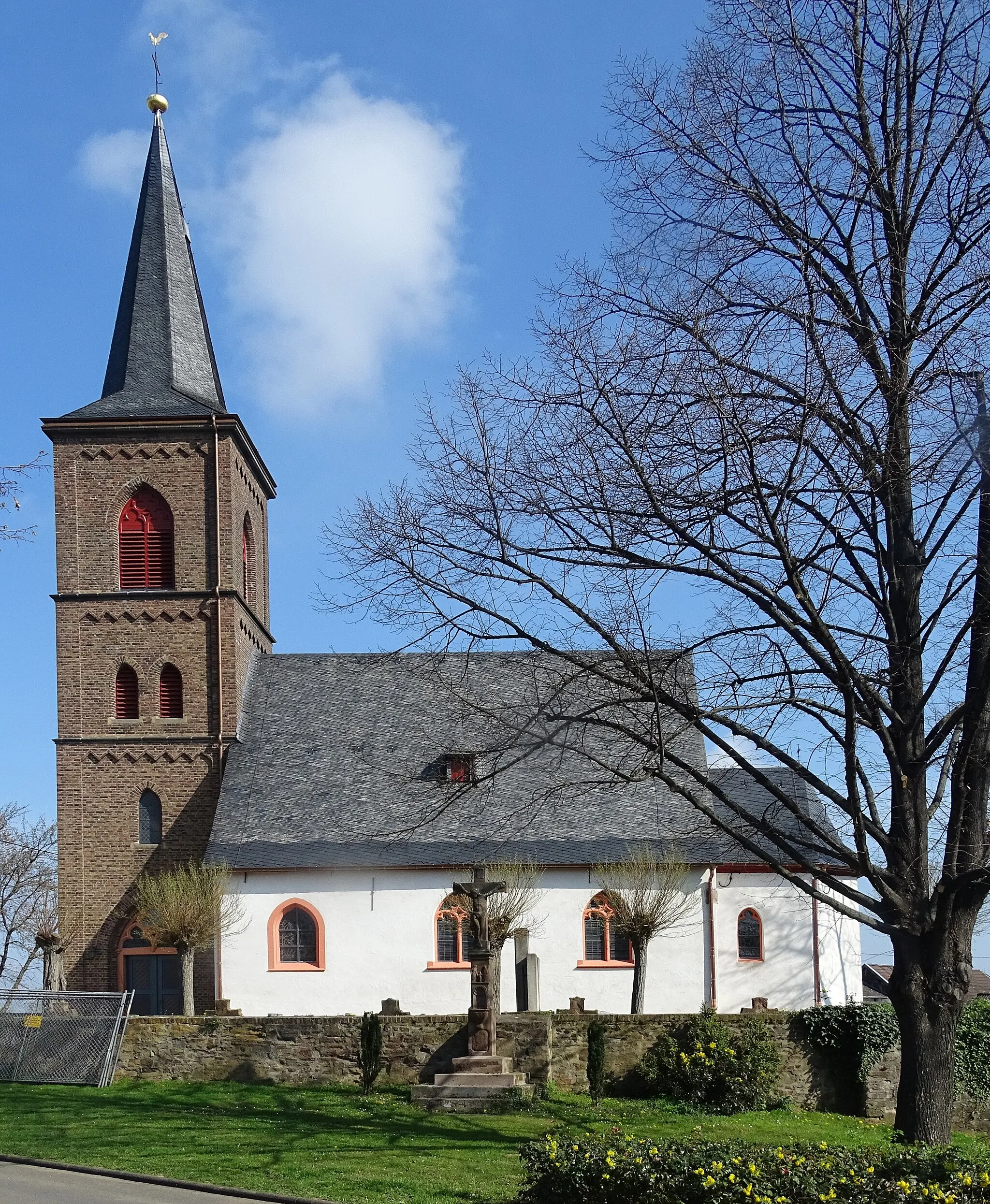 Photo showing: Catholic church of Finding the Cross in Elsig