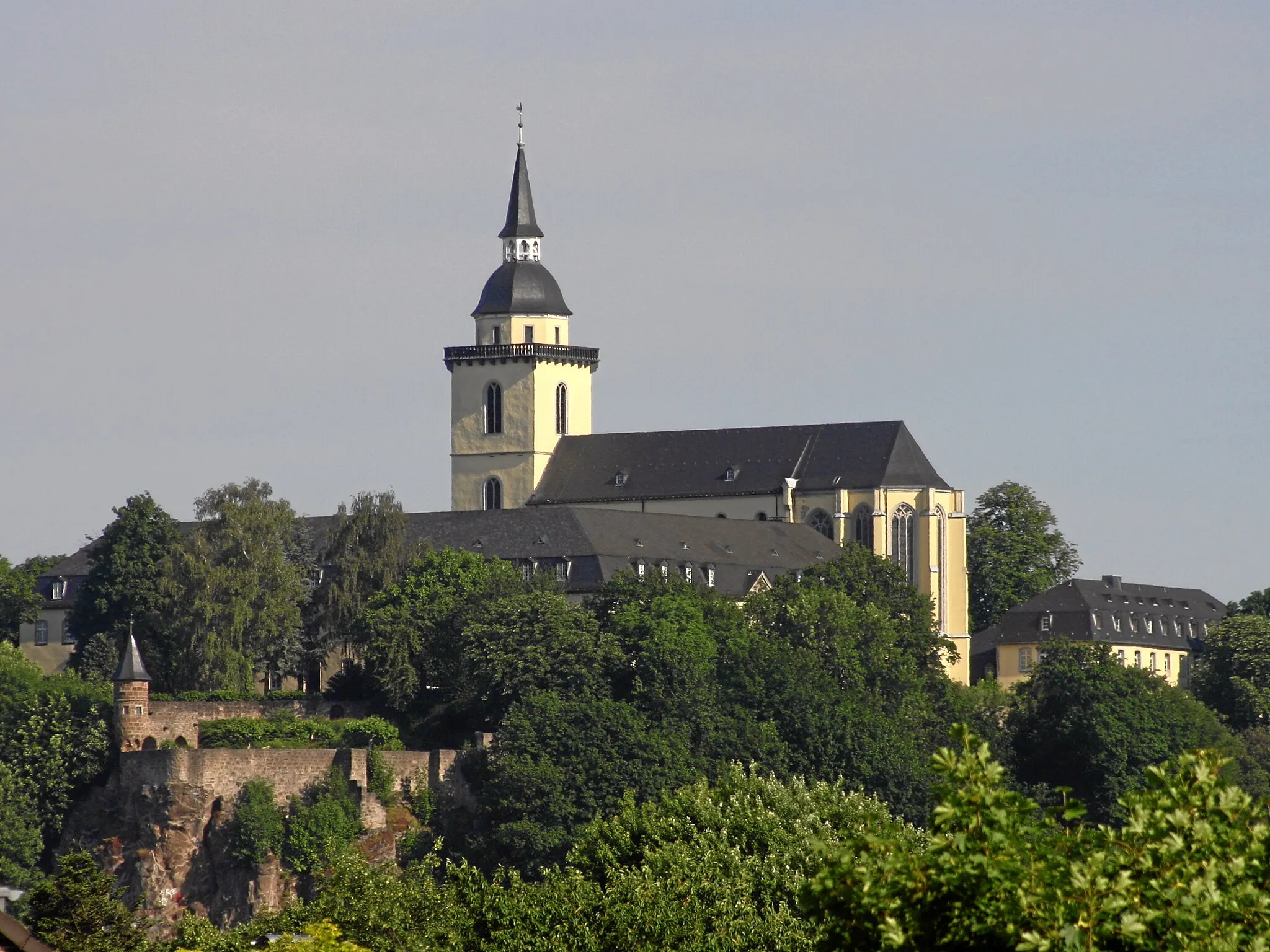 Photo showing: Siegburg, Germany. Michaelsberg abby, exterior view from South-East.