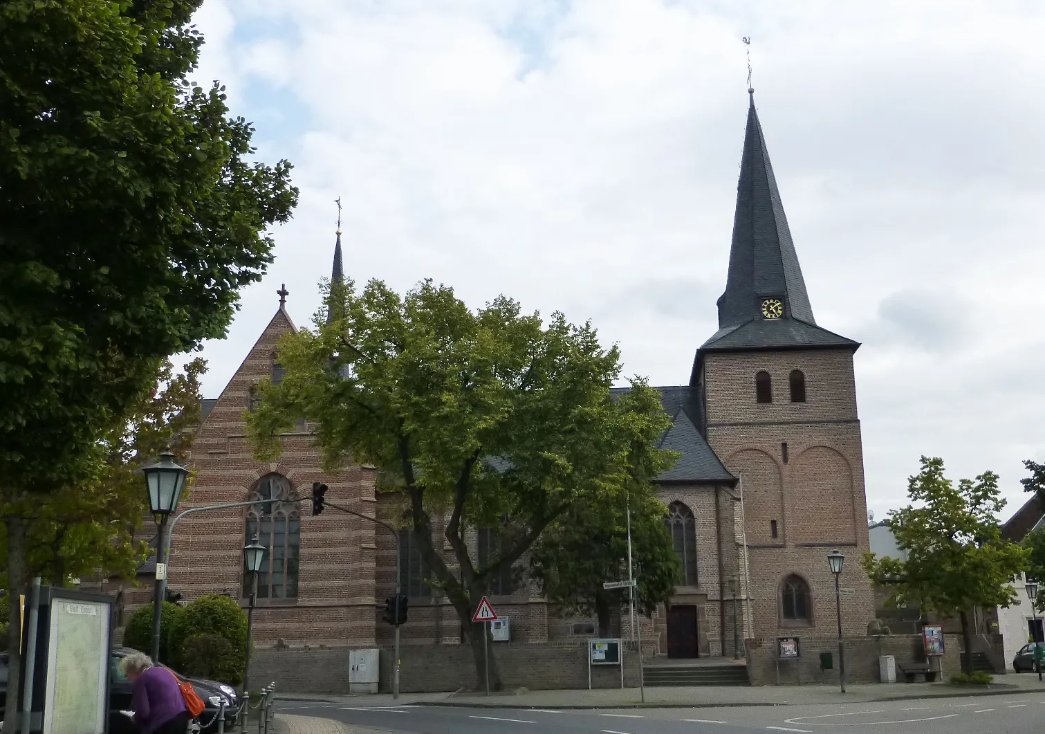 Photo showing: Saint-Michael church, Berrendorf, part of Elsdorf. North Rhine-Westphalia.