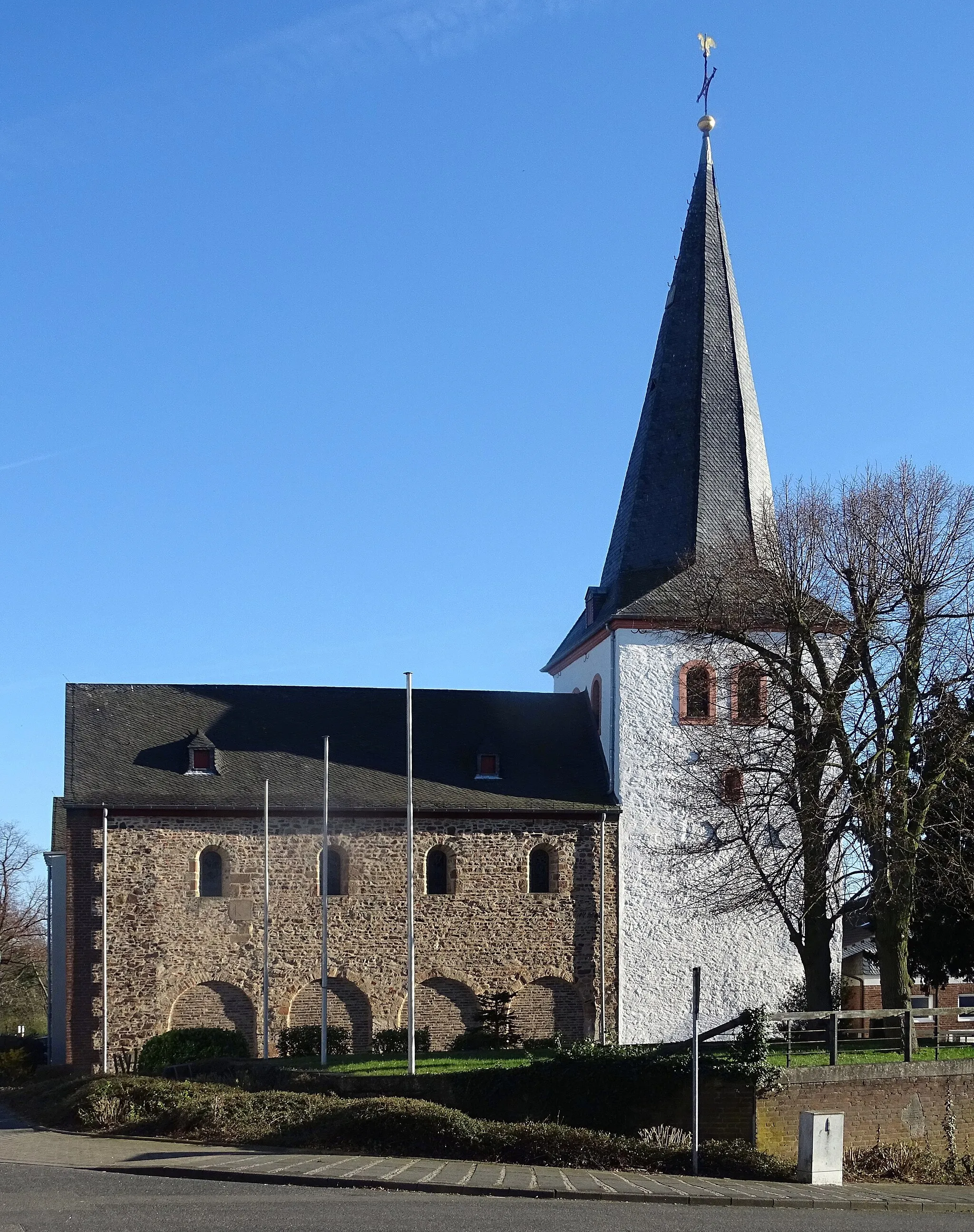 Photo showing: Catholic church of St. Michael in Großbüllesheim