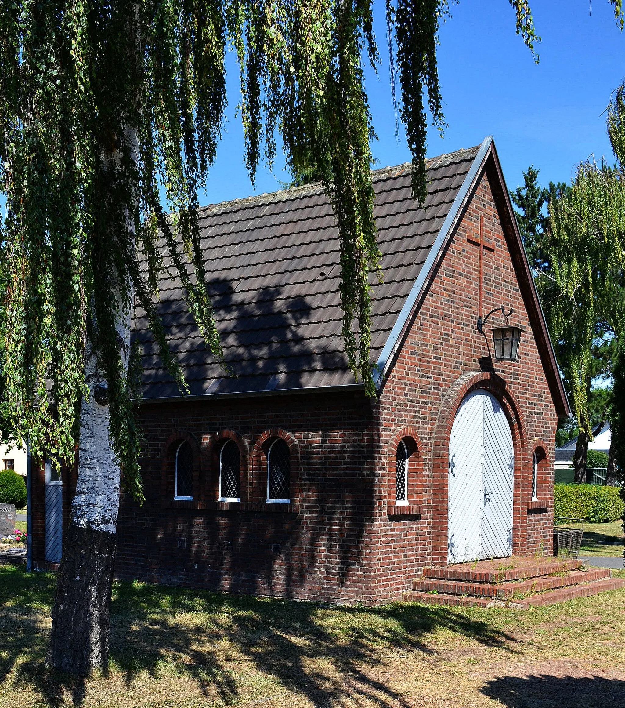 Photo showing: Alte Friedhofskapelle, 1951-1953 erbaut, genutzt bis zur Einweihung der neuen Friedhofskapelle (seit 2015 Lambertuskapelle benannt) 1981
