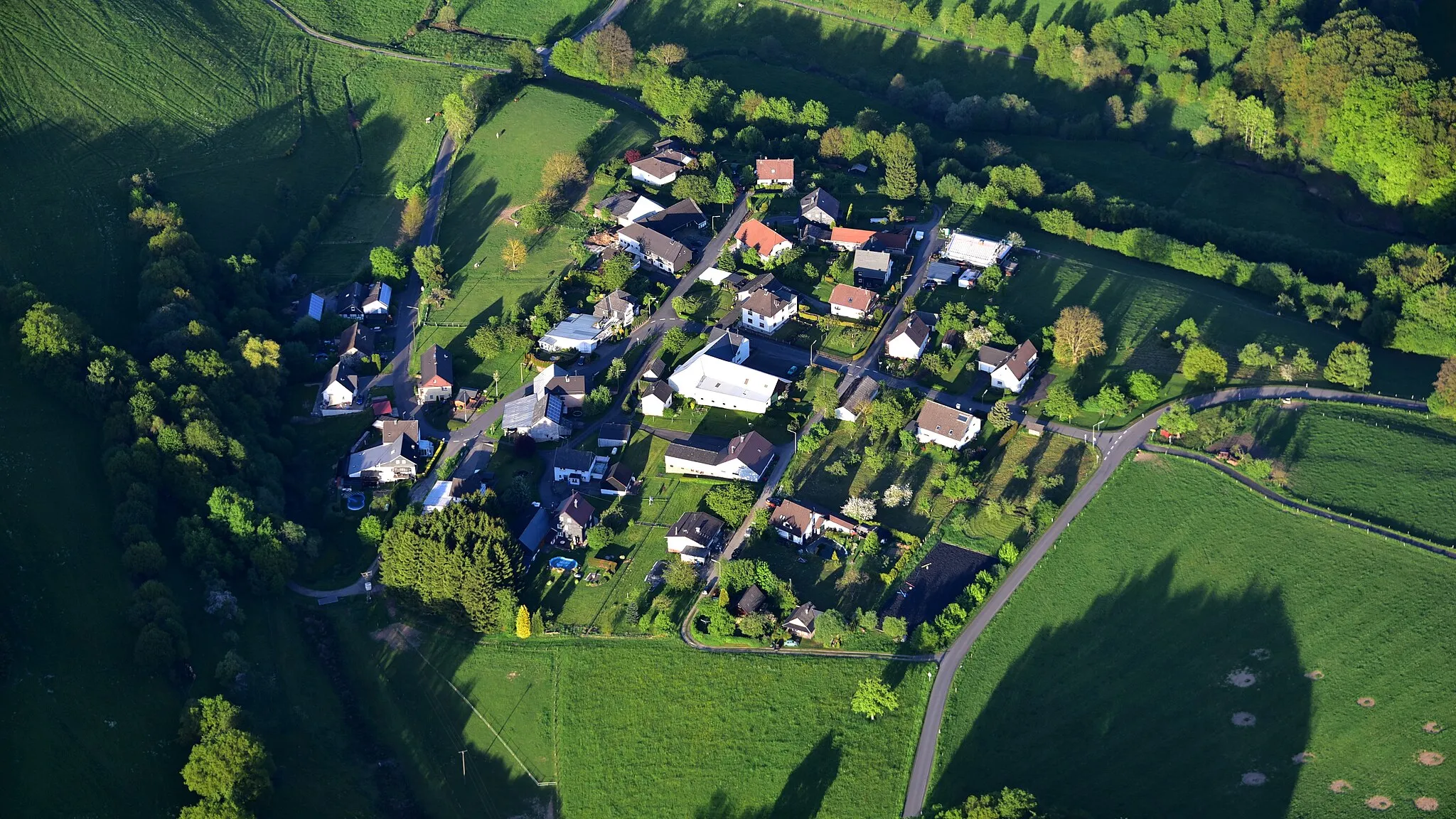 Photo showing: Kratzhahn, Gemeinde Birkenbeul: Luftaufnahme (2017)