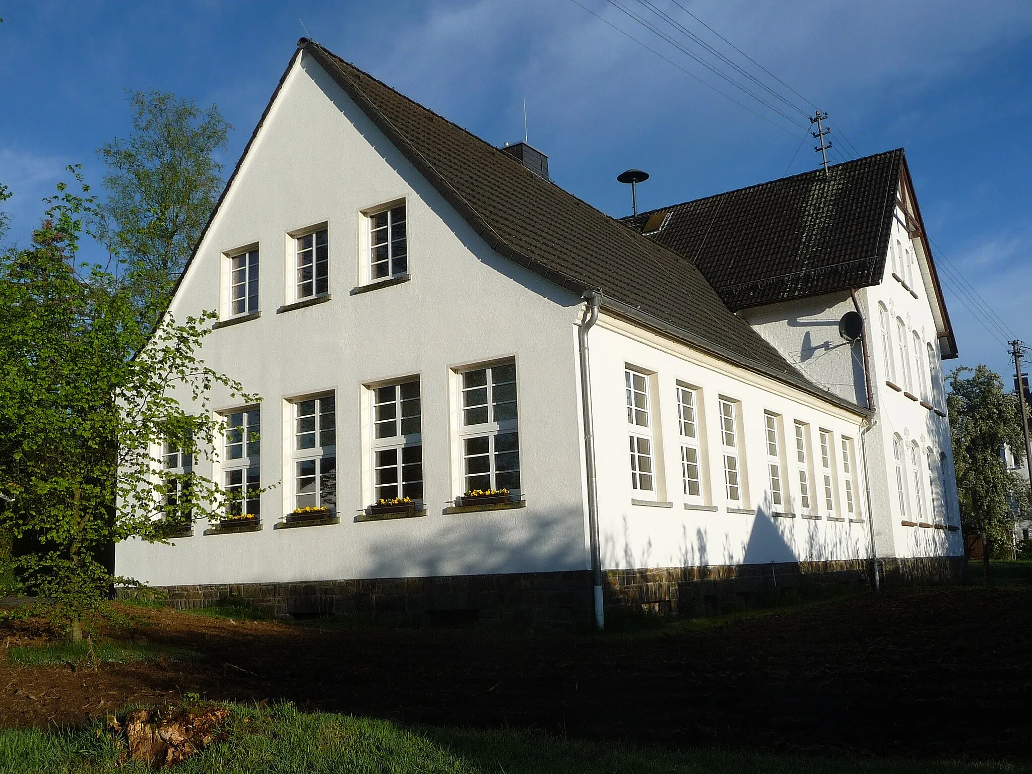 Photo showing: Oberholzklau ist ein Stadtteil von Freudenberg im Kreis Siegen-Wittgenstein in Nordrhein-Westfalen. Die urkundliche Ersterwähnung des Ortes unter dem Namen Holzeclaen datiert aus dem Jahre 1079.