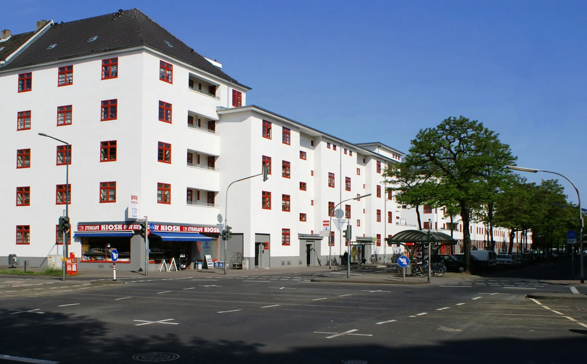 Photo showing: Köln-Buchforst, sanierte Siedlung Blauer Hof