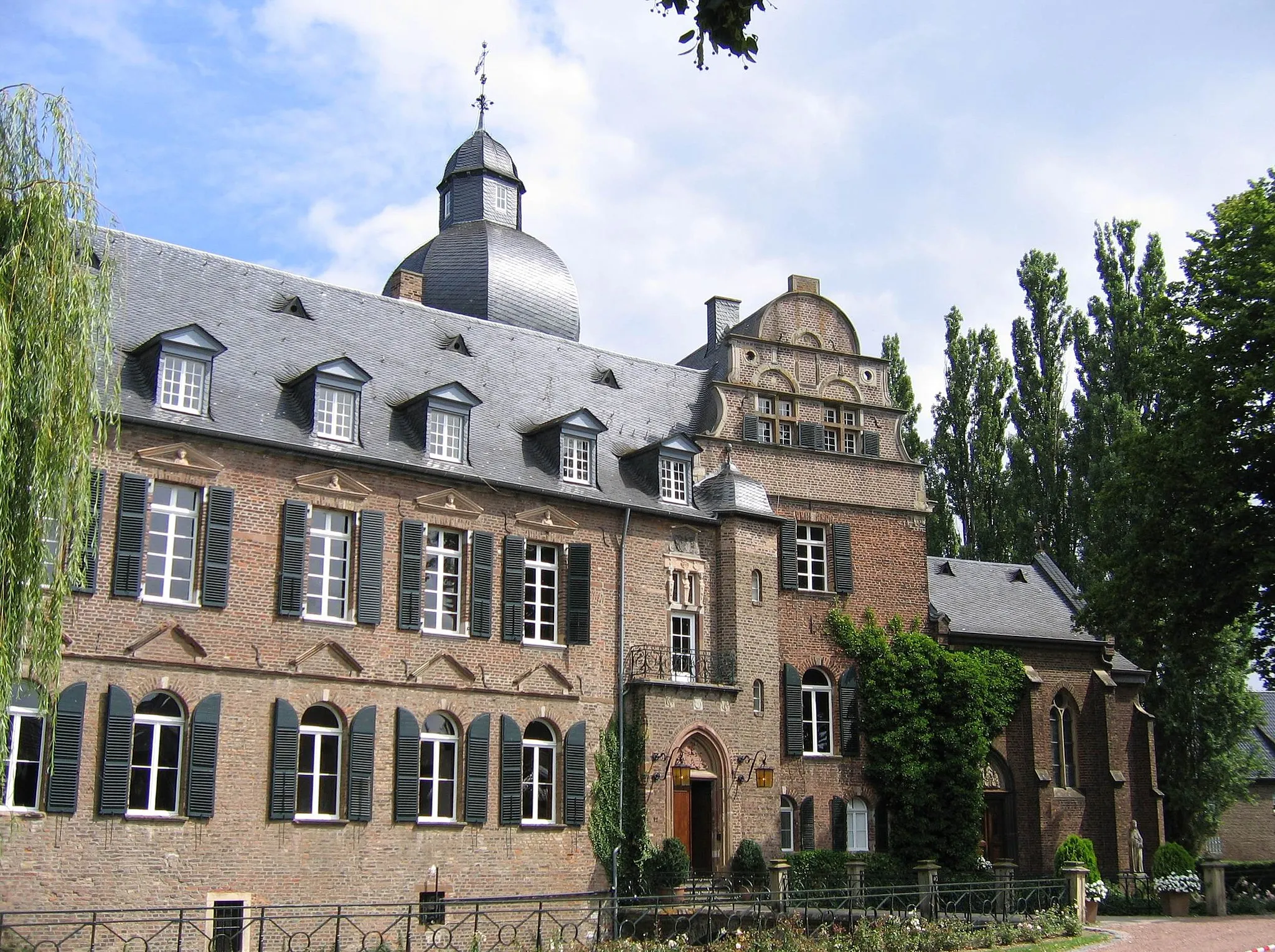 Photo showing: Burg Bergerhausen, Südseite