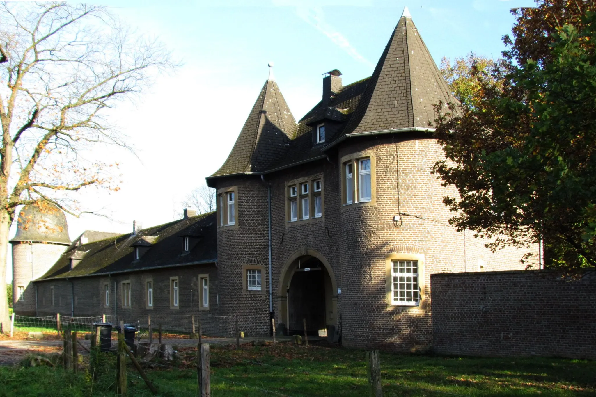 Photo showing: Vorburg von Schloss Rimburg an der Wurm bei Übach-Palenberg im Kreis Heinsberg