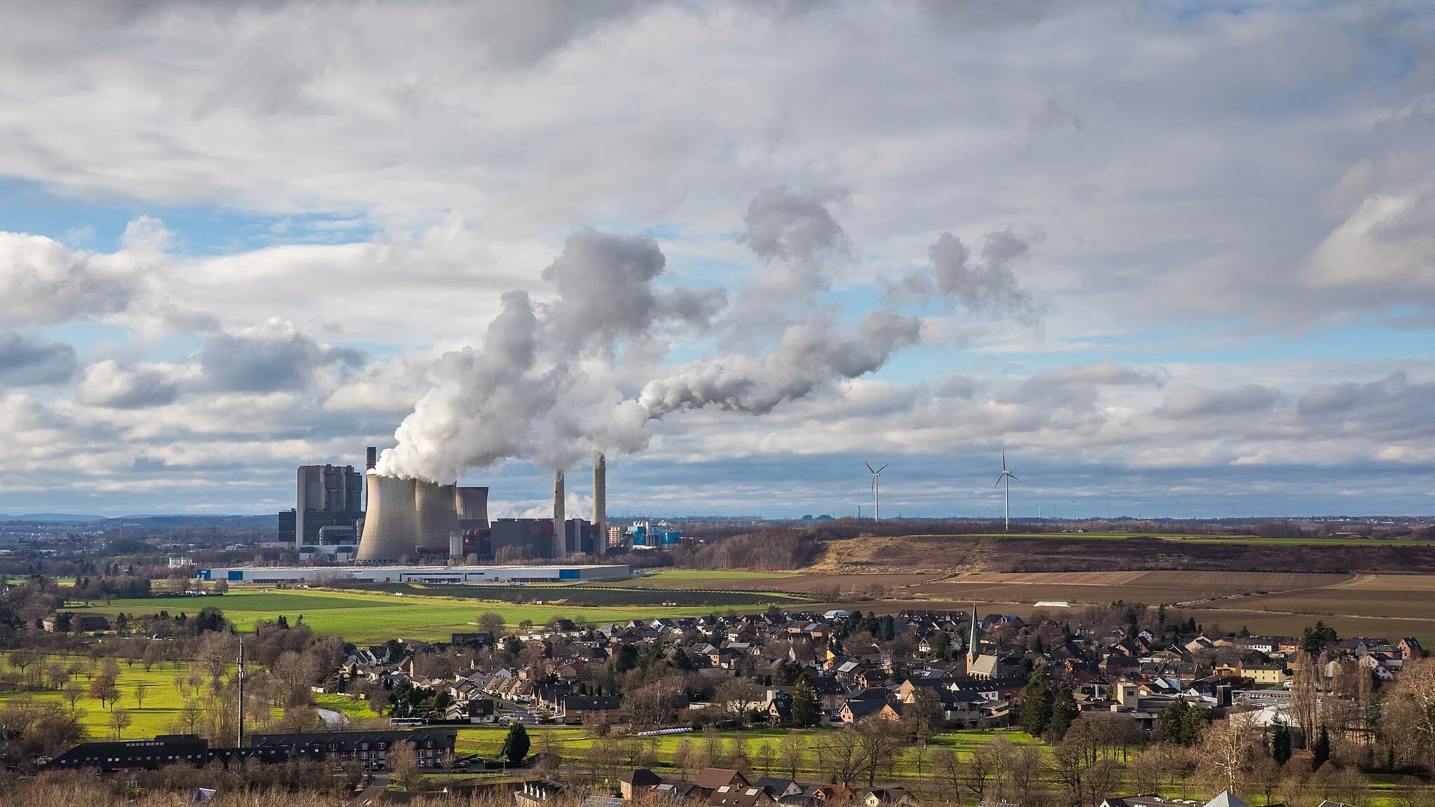 Photo showing: Lamersdorf und Kraftwerk Weisweiler. Aufnahmestandort: Indemann