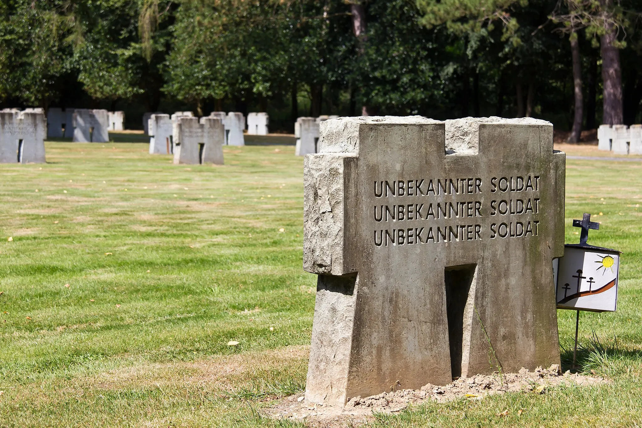 Photo showing: Ehrenfriedhof Hürtgen