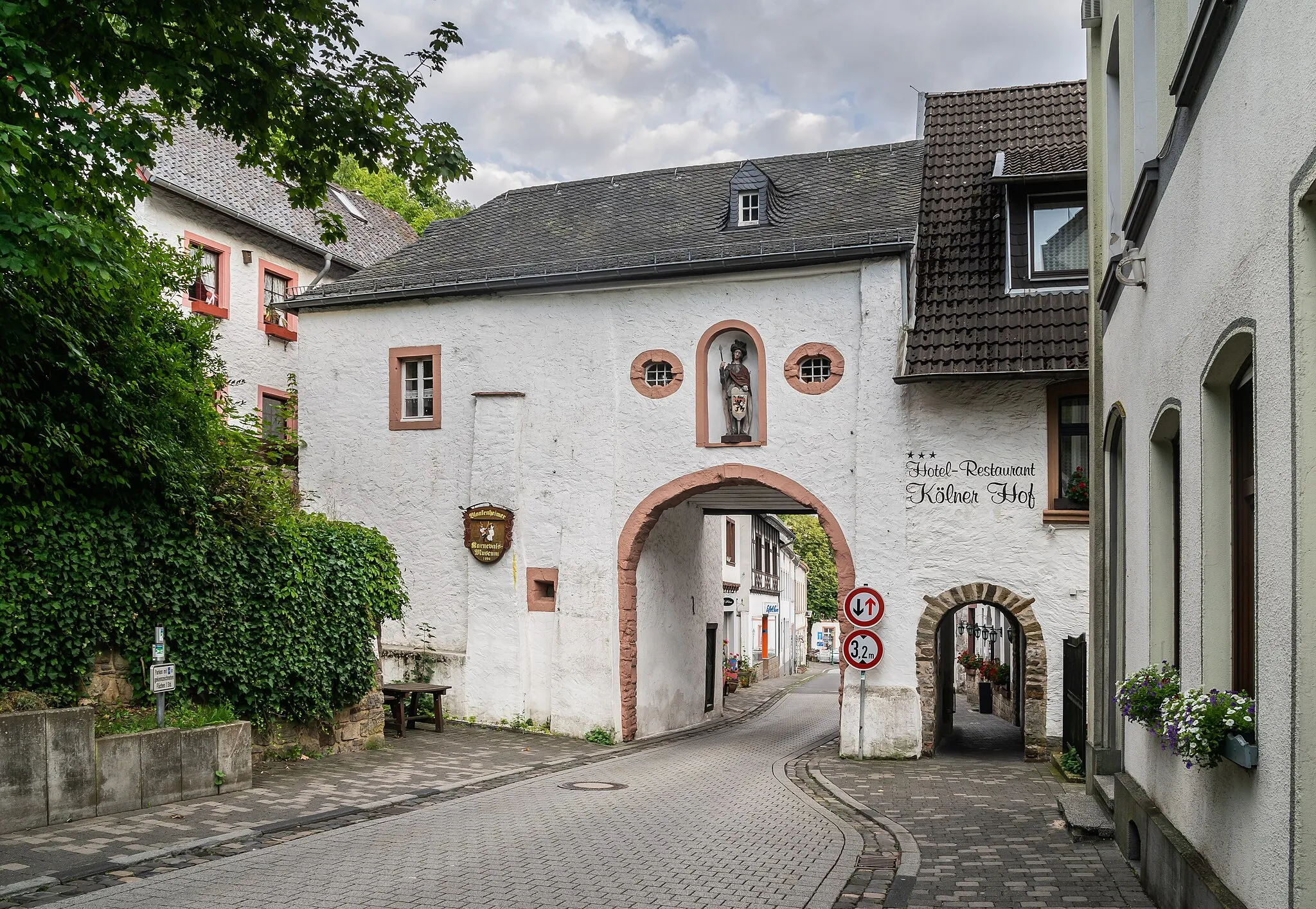 Photo showing: Georgstor in Blankenheim, North Rhine-Westphalia, Germany