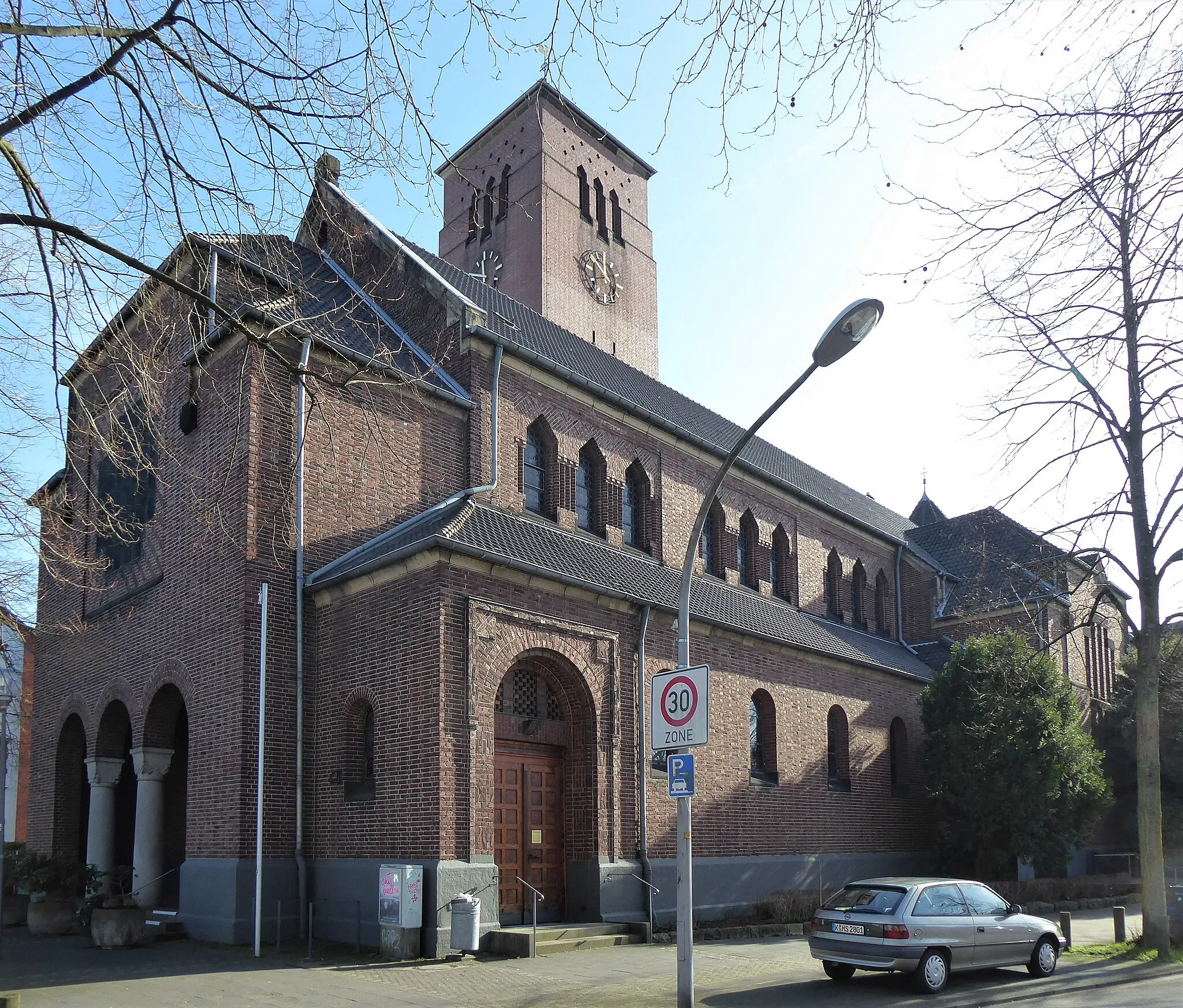 Photo showing: St. Mariä Himmelfahrt (Köln-Holweide)