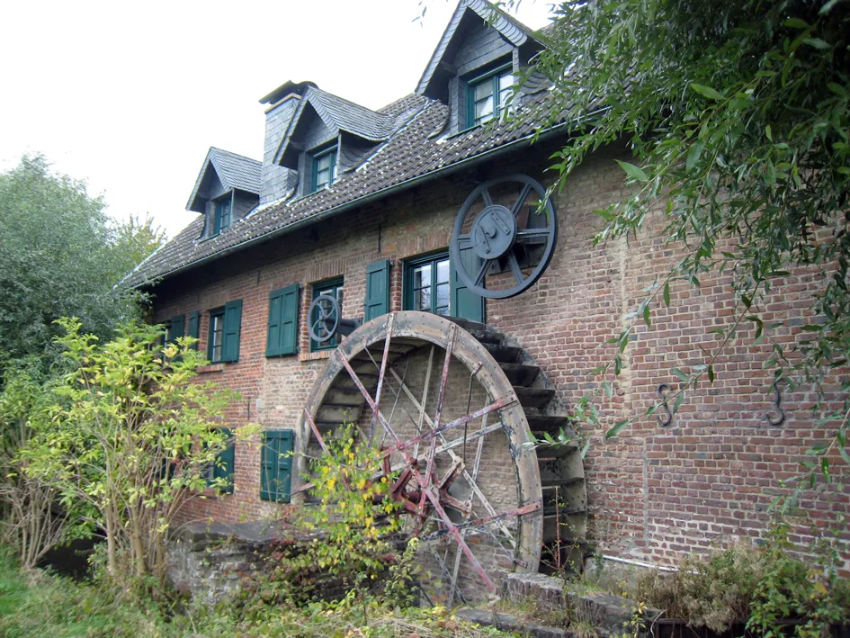 Photo showing: Die Iddelsfelder Mühle in Köln-Holweide 2012