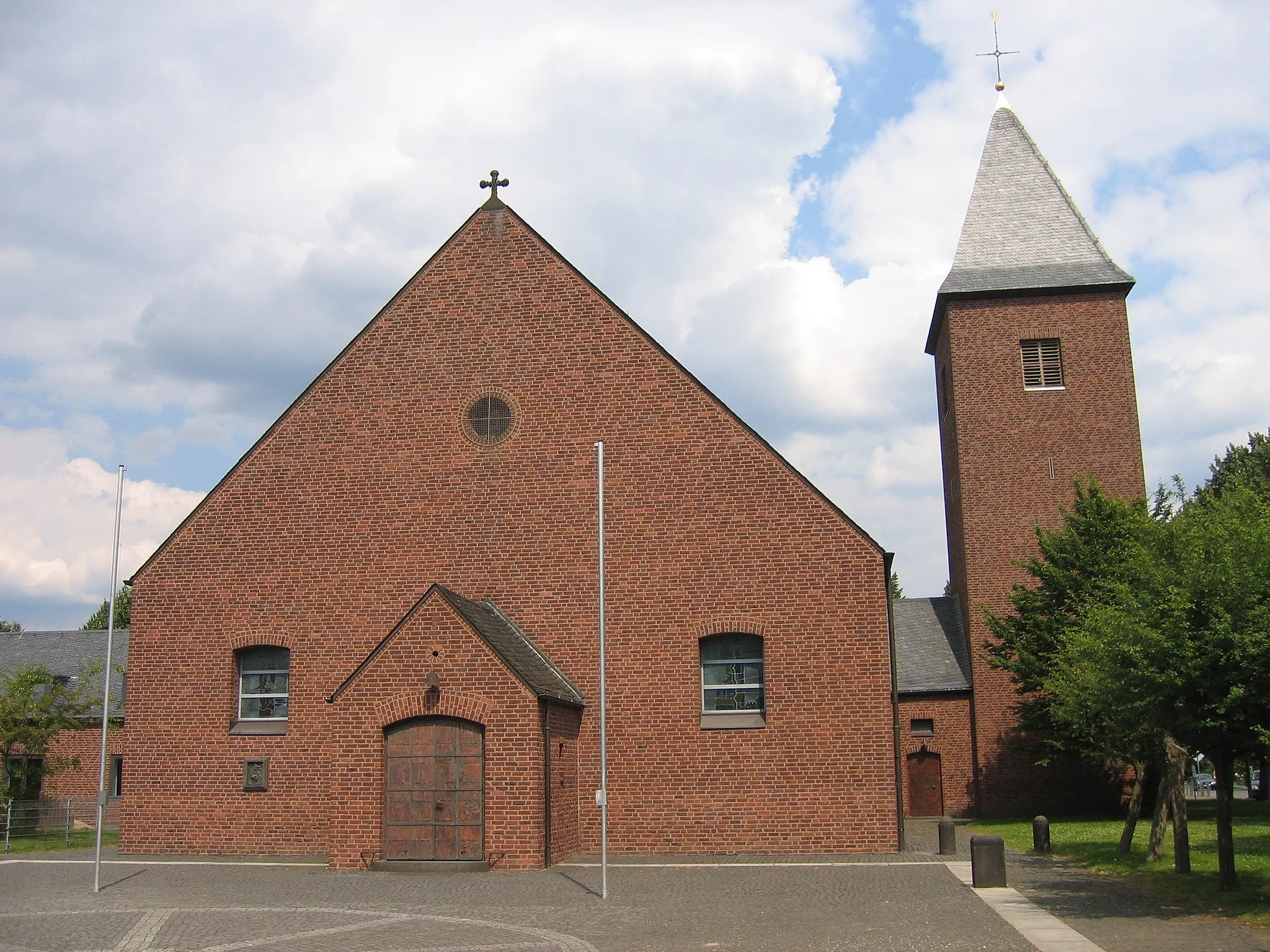 Photo showing: Kirche St. Ägidius in Niederkassel-Ranzel