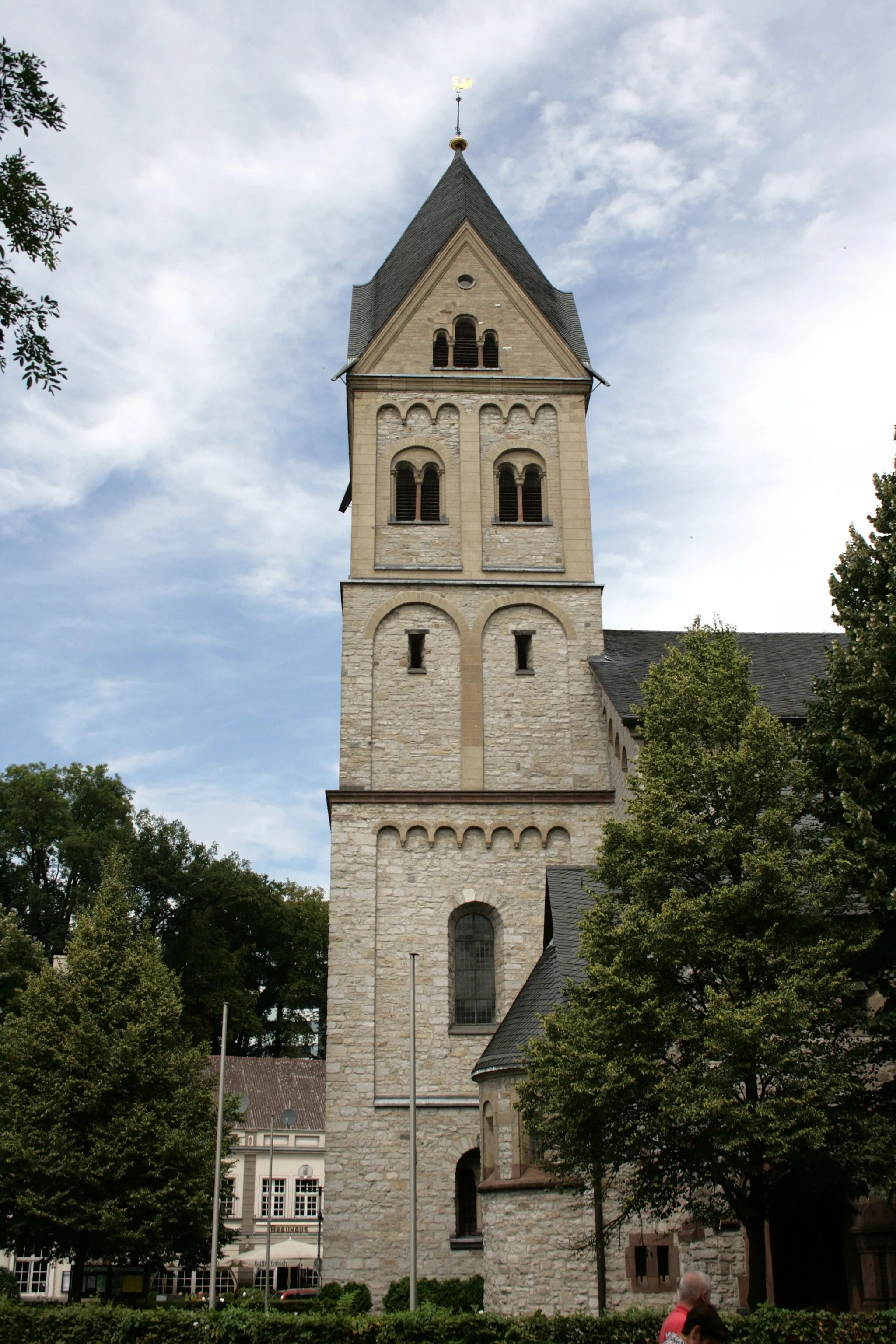 Photo showing: Sankt Laurentius am Konrad-Adenauer-Platz in Bergisch Gladbach