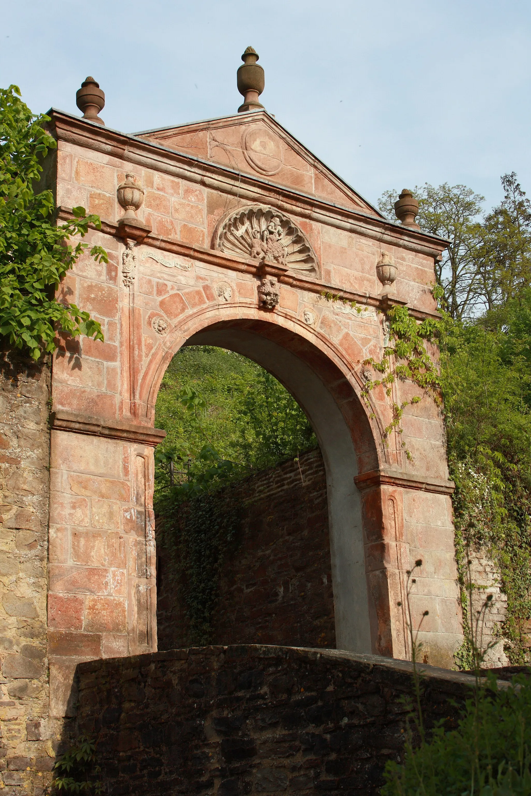 Photo showing: Eingang zum Burgareal in Bad Münstereifel