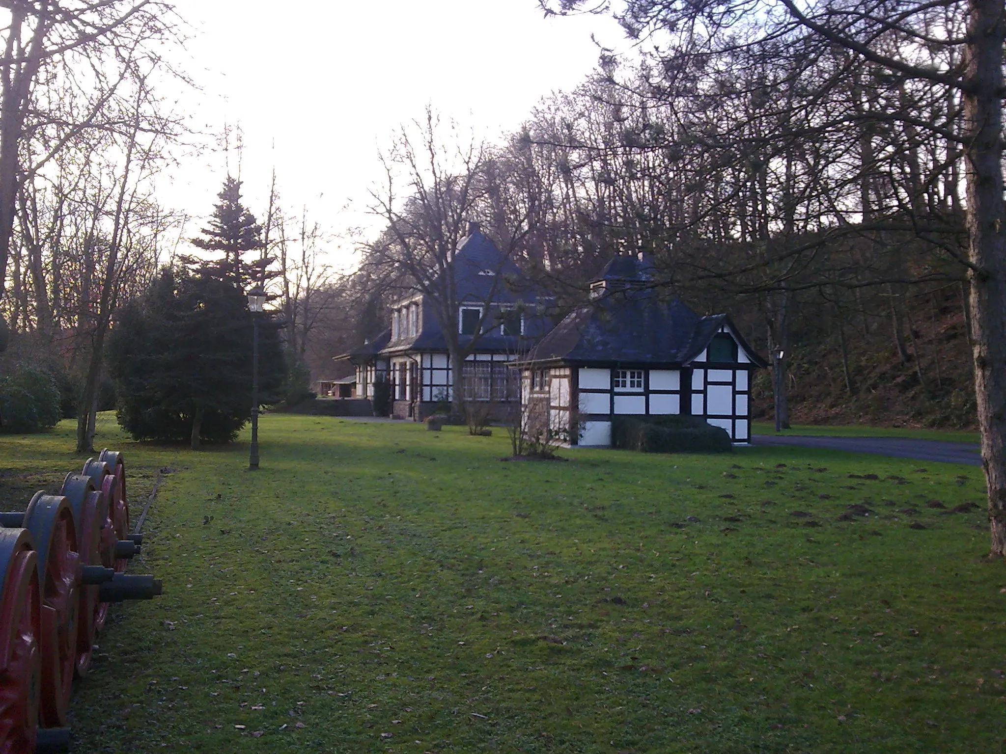 Photo showing: stillgelegter Bahnhof Linde (Lindlar-Linde) an der Sülztalbahn