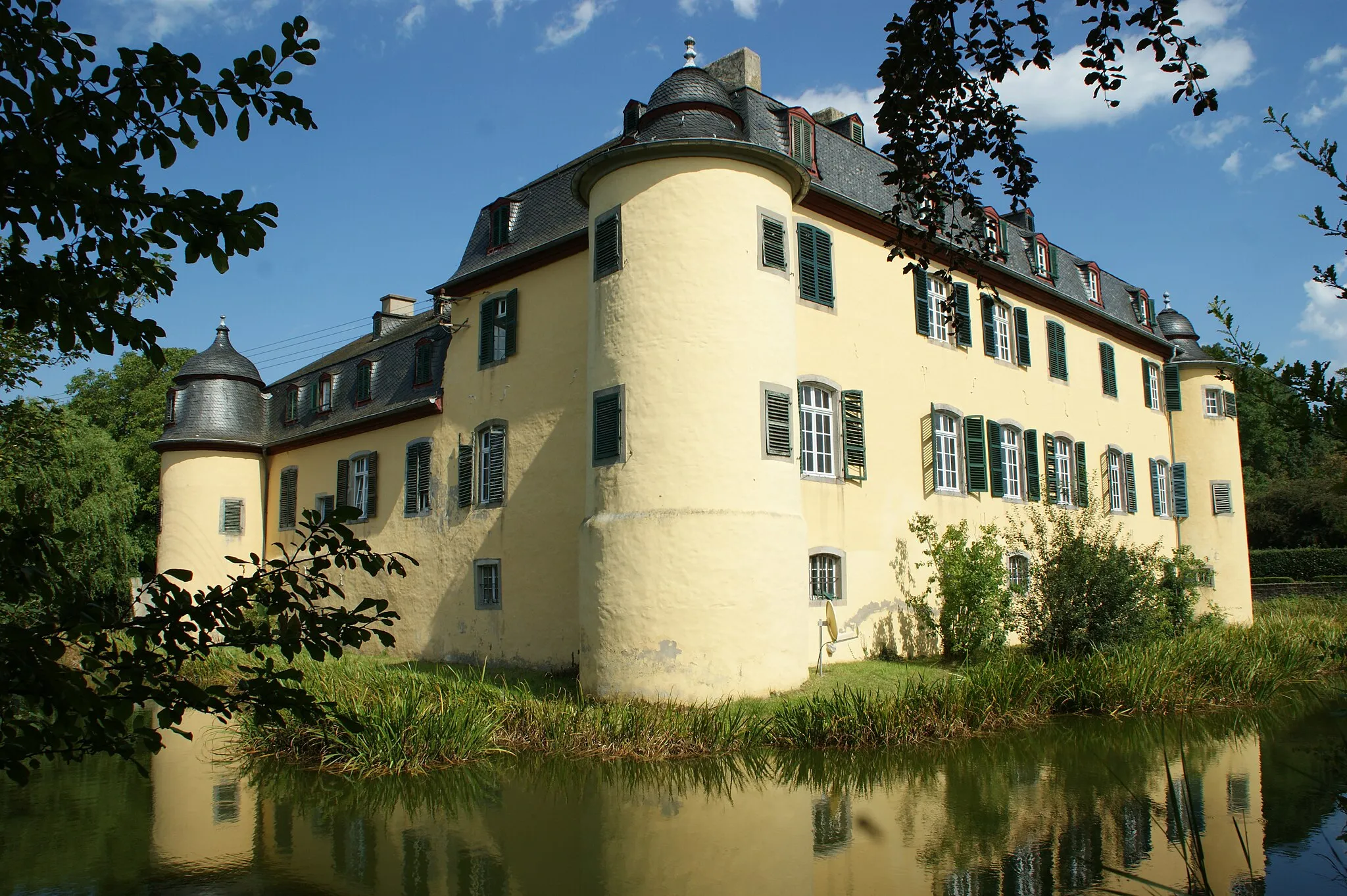 Photo showing: Schloss Lüftelberg