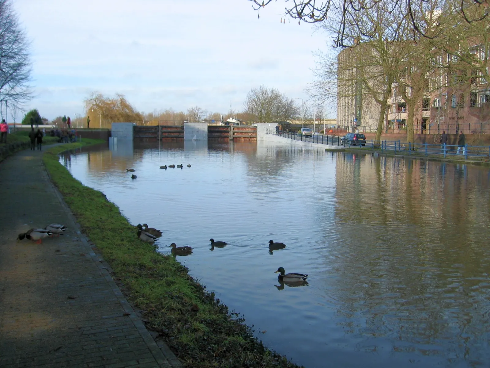 Photo showing: Hochwasserschutztore in Roermond, Rur zur Maas hin