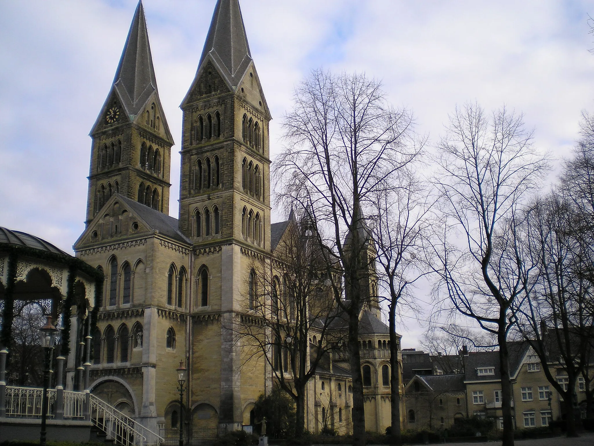 Photo showing: Munsterkerk at the Munsterplein in Roermond in the Netherlands