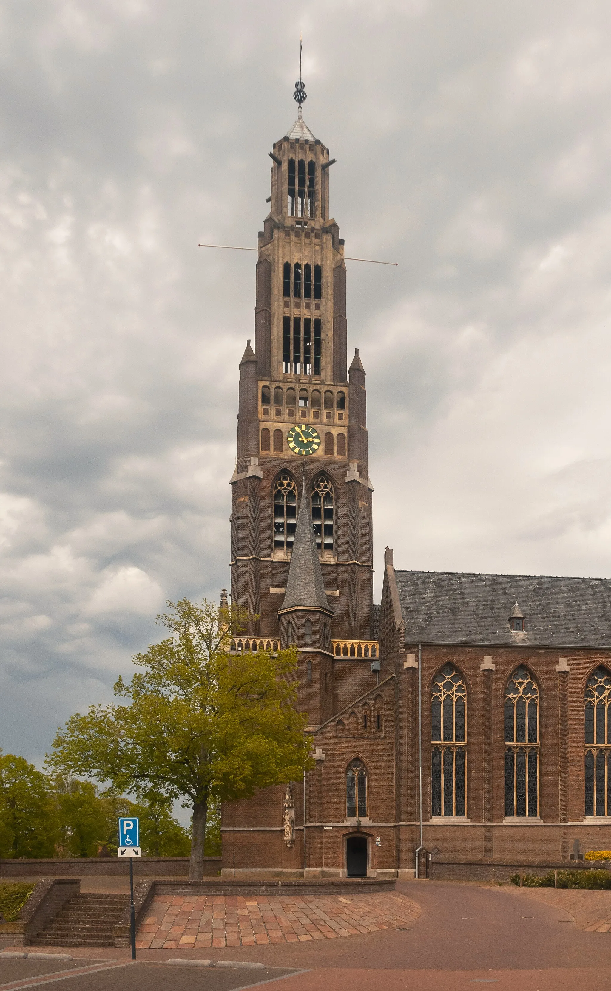 Photo showing: Echt, church: the Sint-Landricuskerk