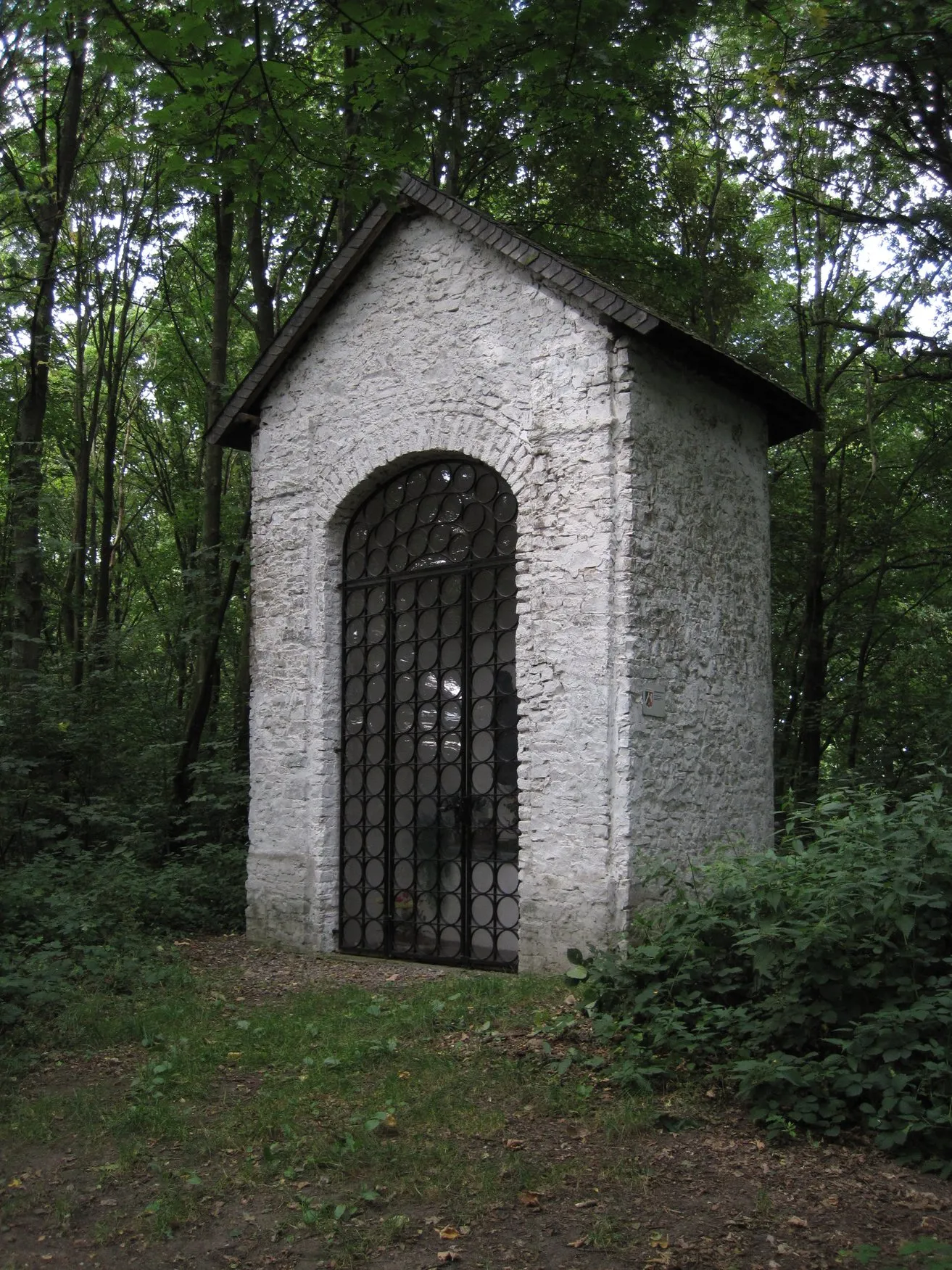Photo showing: Kapelle auf dem Hülsenberg in Langerwehe; Infotafel siehe File:Huelsenberginfo.jpg