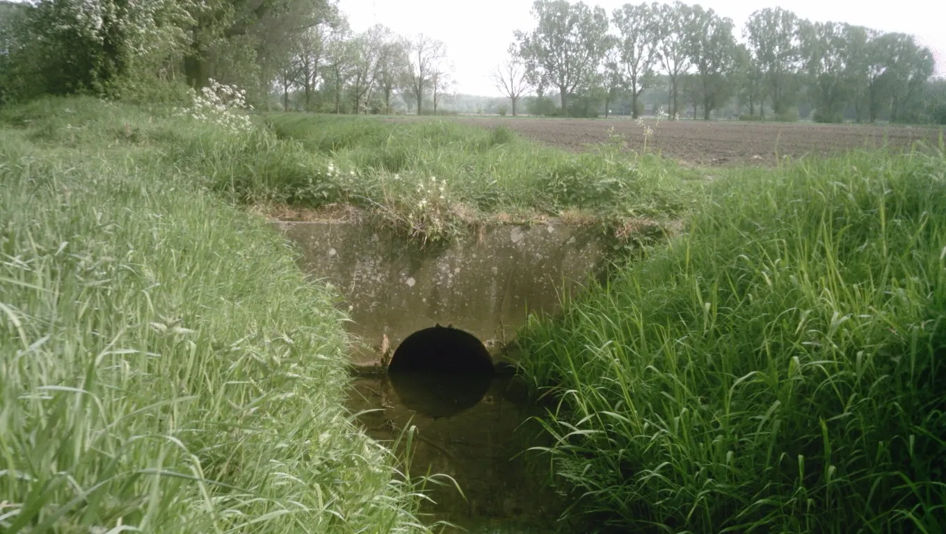 Photo showing: Aqueduct of Hammer Bach Creek, crossing the Alsbach Creek, near Viersen, Germany.