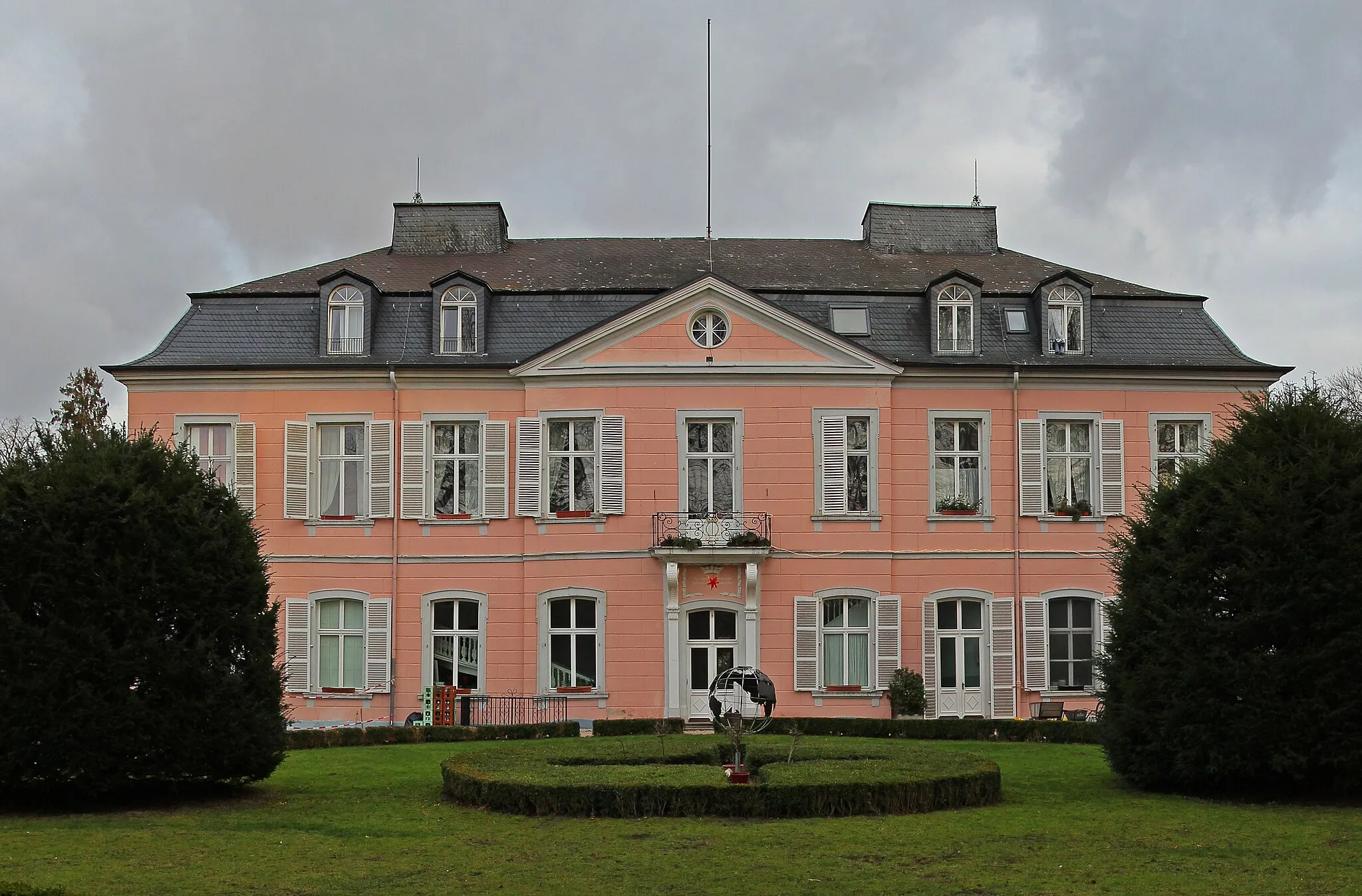 Photo showing: Bornheim Castle. Stitched with PTGui Pro.