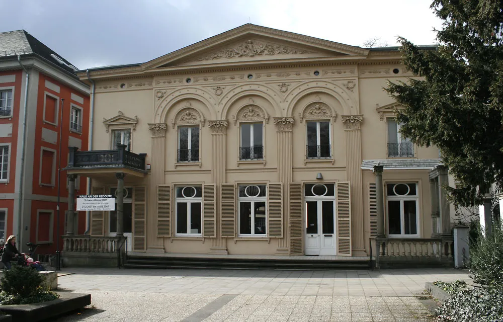 Photo showing: Das „Haus an der Redoute“ im Bonner Stadtbezirk Bad Godesberg, ehemals Hof- und Kammertheater