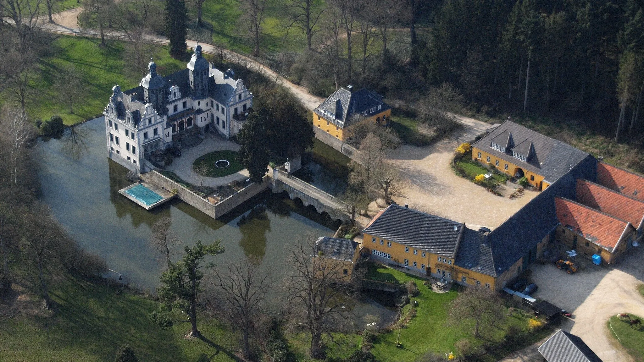 Photo showing: Burg Kriegshoven aus östlicher Richtung