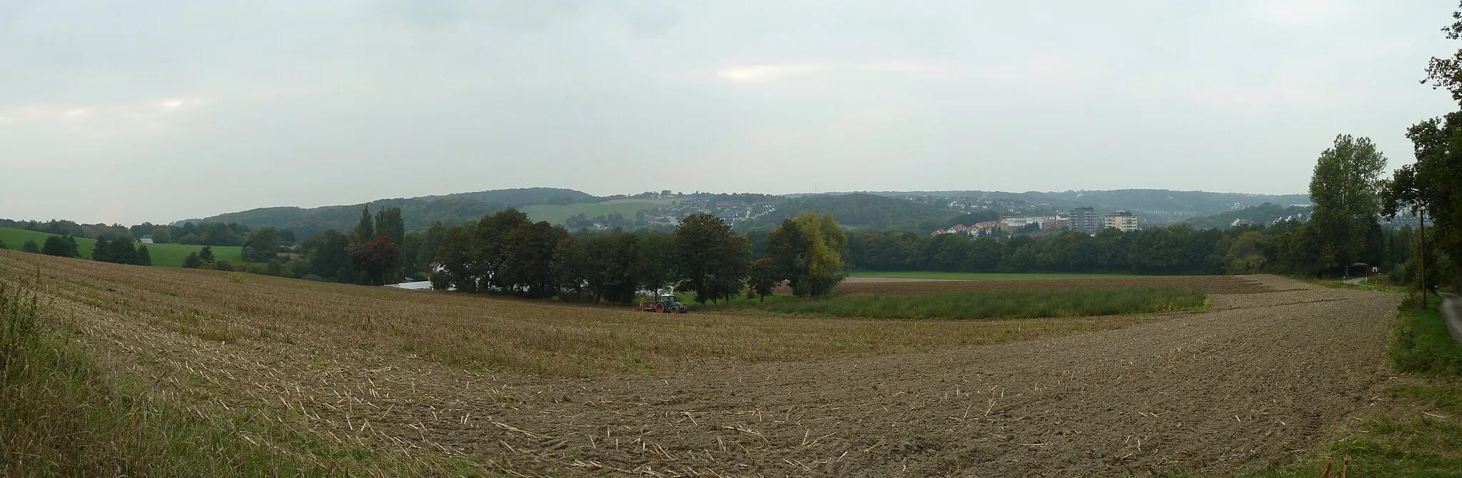 Photo showing: Ansicht der Gemarkung Kleine Höhe; Vordergrund Wuppertal, Hintergrund Velbert