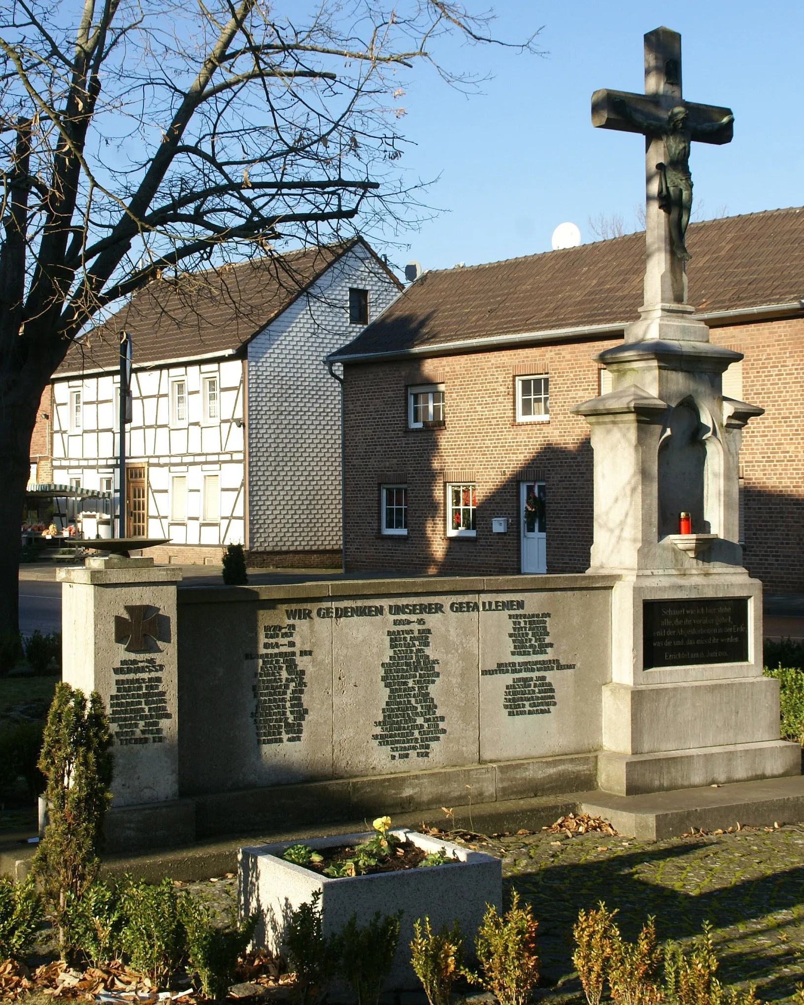 Photo showing: War memorial in Miel