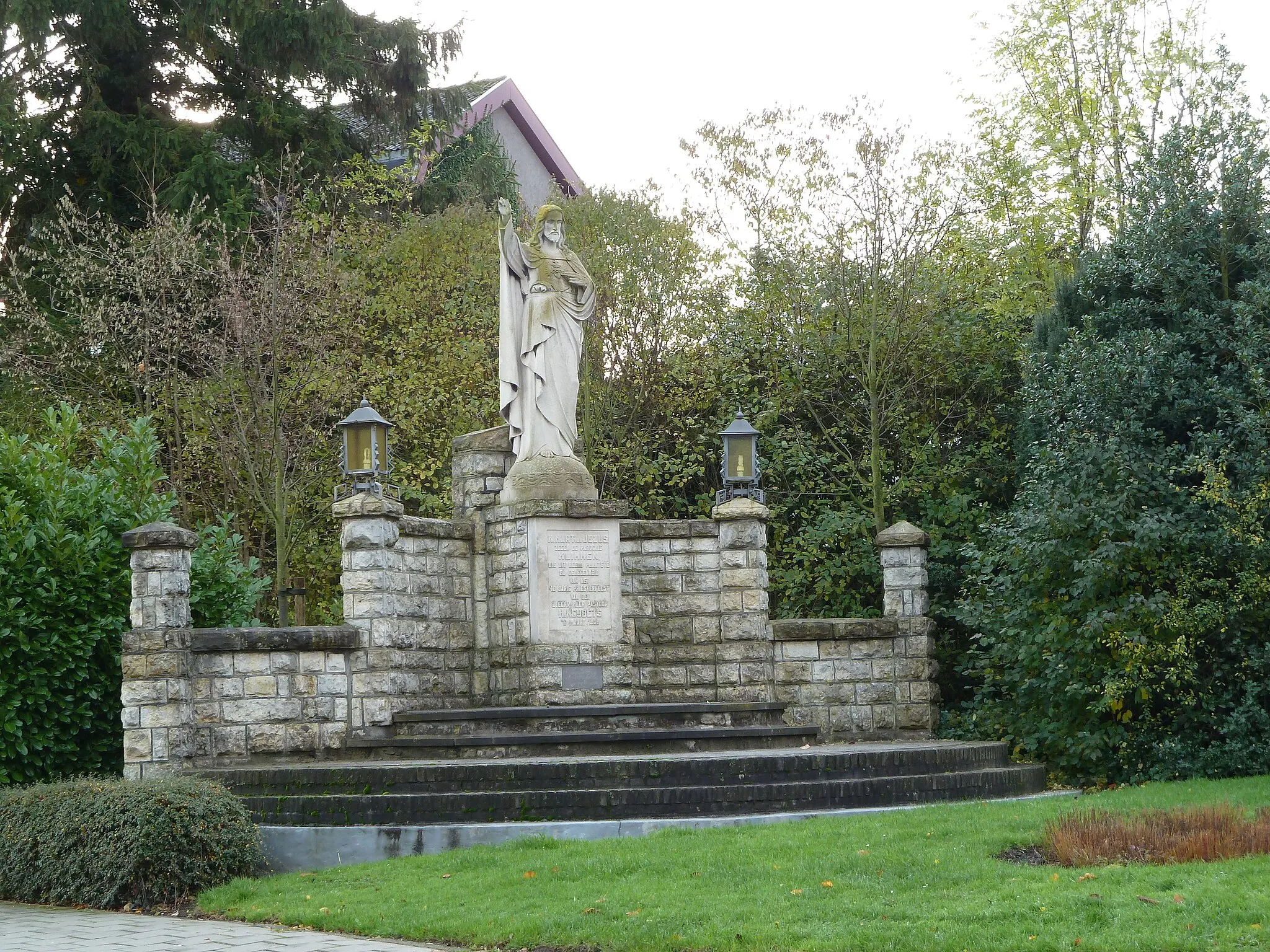 Photo showing: Statue of Jezus on crossing Klimmenderstraat-Vrijthof, Klimmen, Limburg, the Netherlands