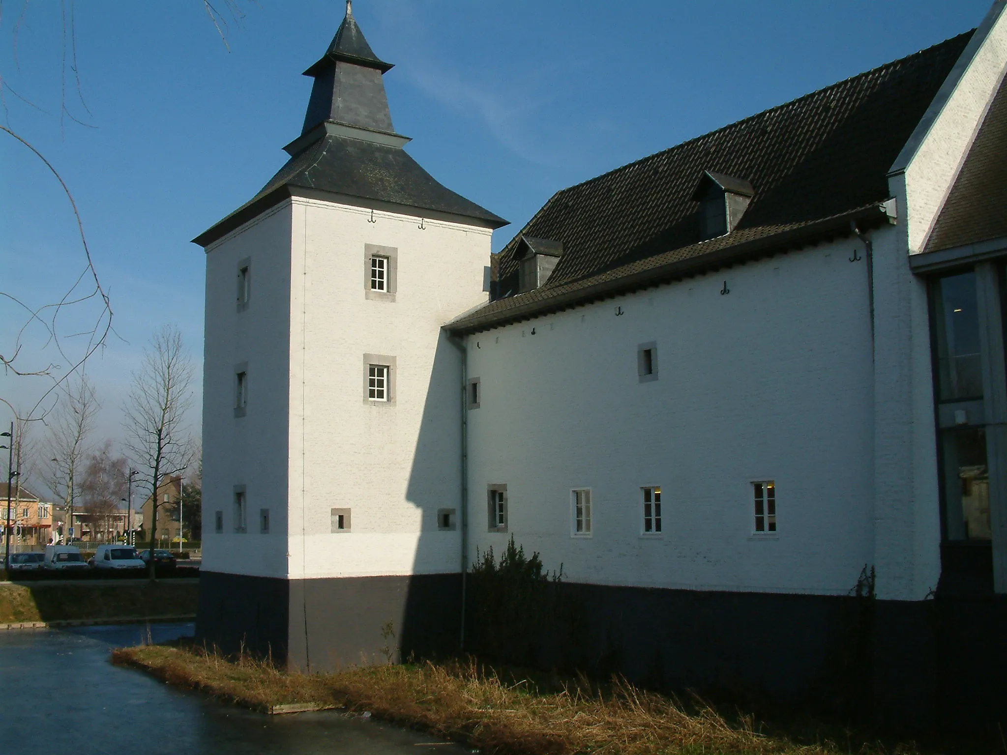 Photo showing: Kasteel Born, voorburcht, kasteelboerderij