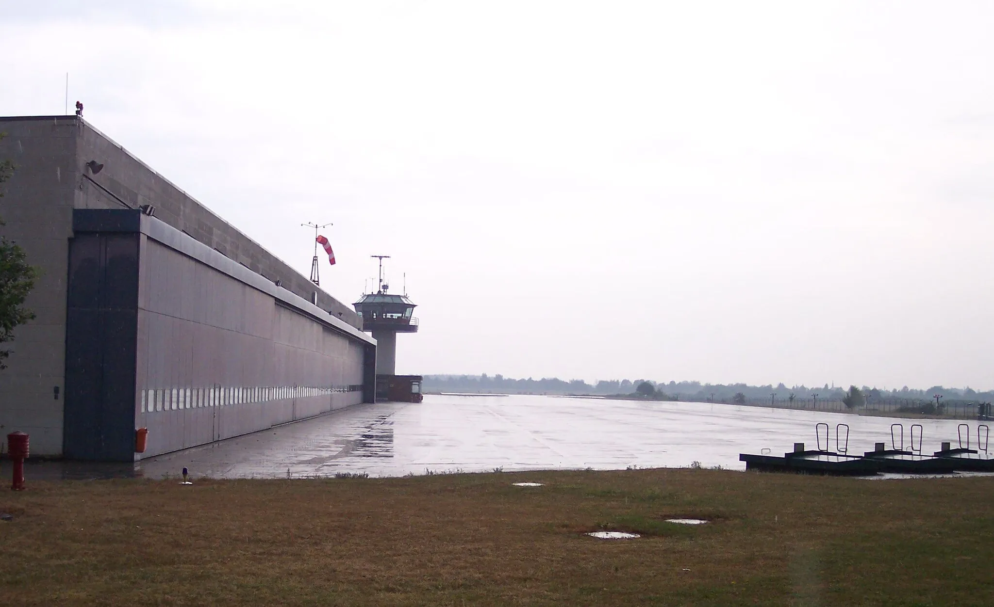 Photo showing: Airfield Hangelar Tower